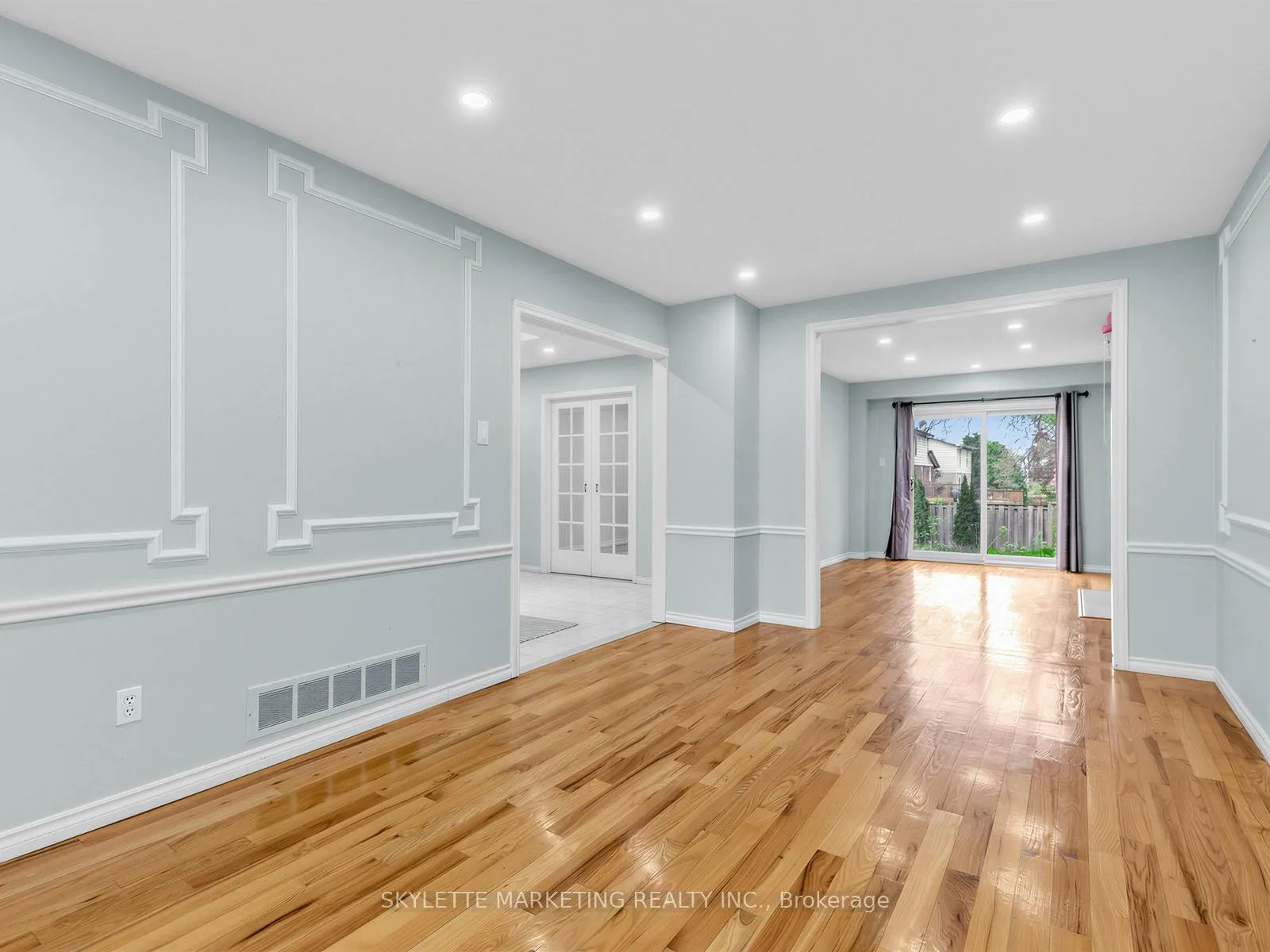 Photo 5 of 23 Willowbrook Road, Markham, Aileen-Willowbrook — HOMEH