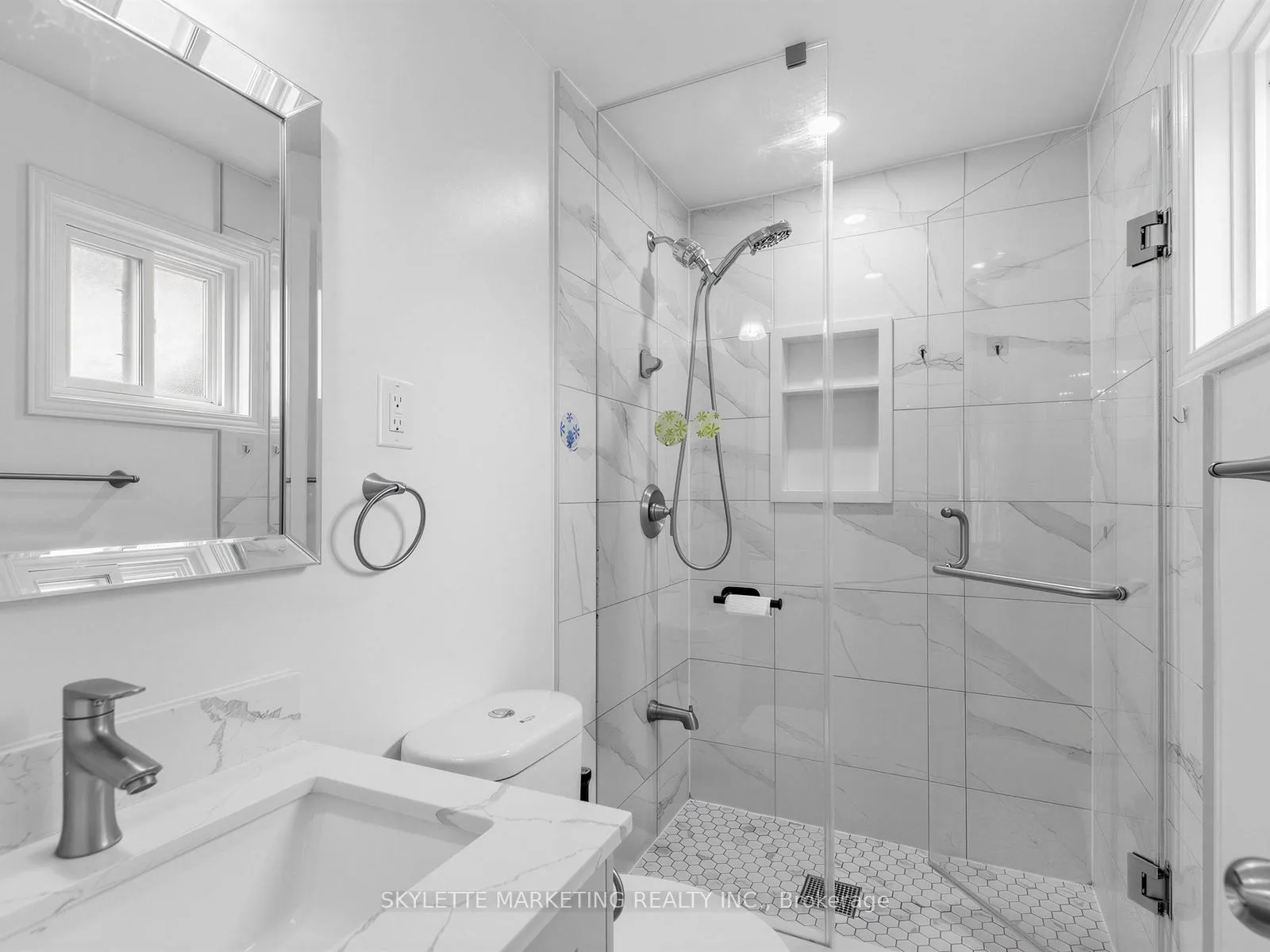 Photo 13 of 23 Willowbrook Road, Markham, Aileen-Willowbrook — HOMEH