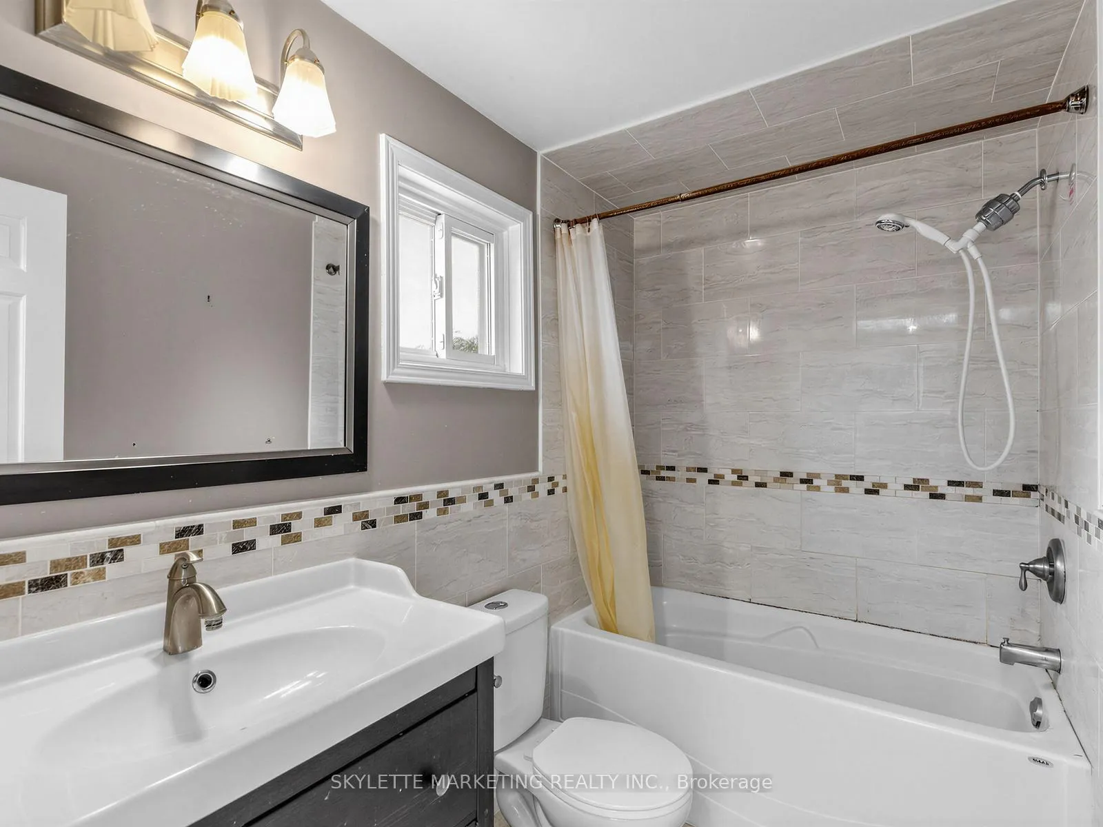 Photo 14 of 23 Willowbrook Road, Markham, Aileen-Willowbrook — HOMEH