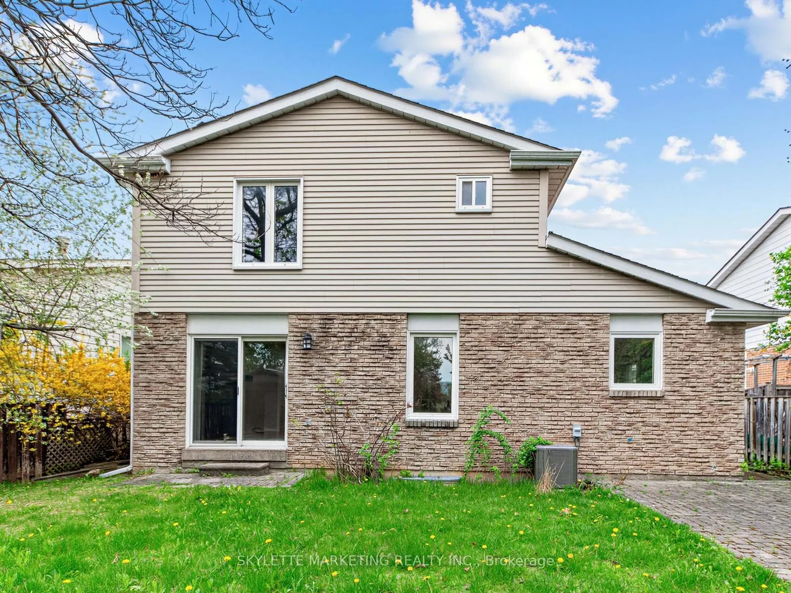 Photo 16 of 23 Willowbrook Road, Markham, Aileen-Willowbrook — HOMEH