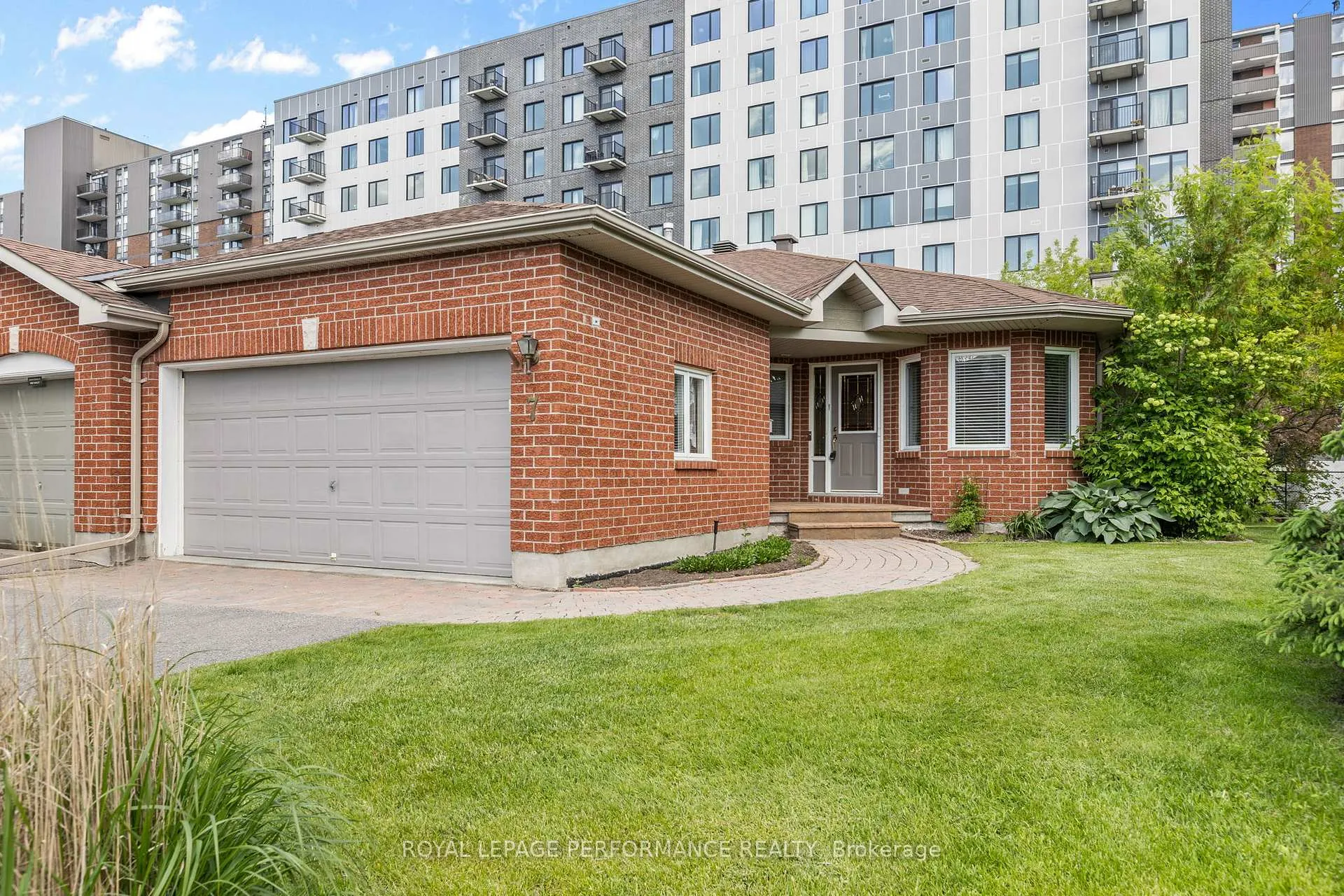 Photo 1 of 7 Roseglen Private, Ottawa, Playfair Park — HOMEH
