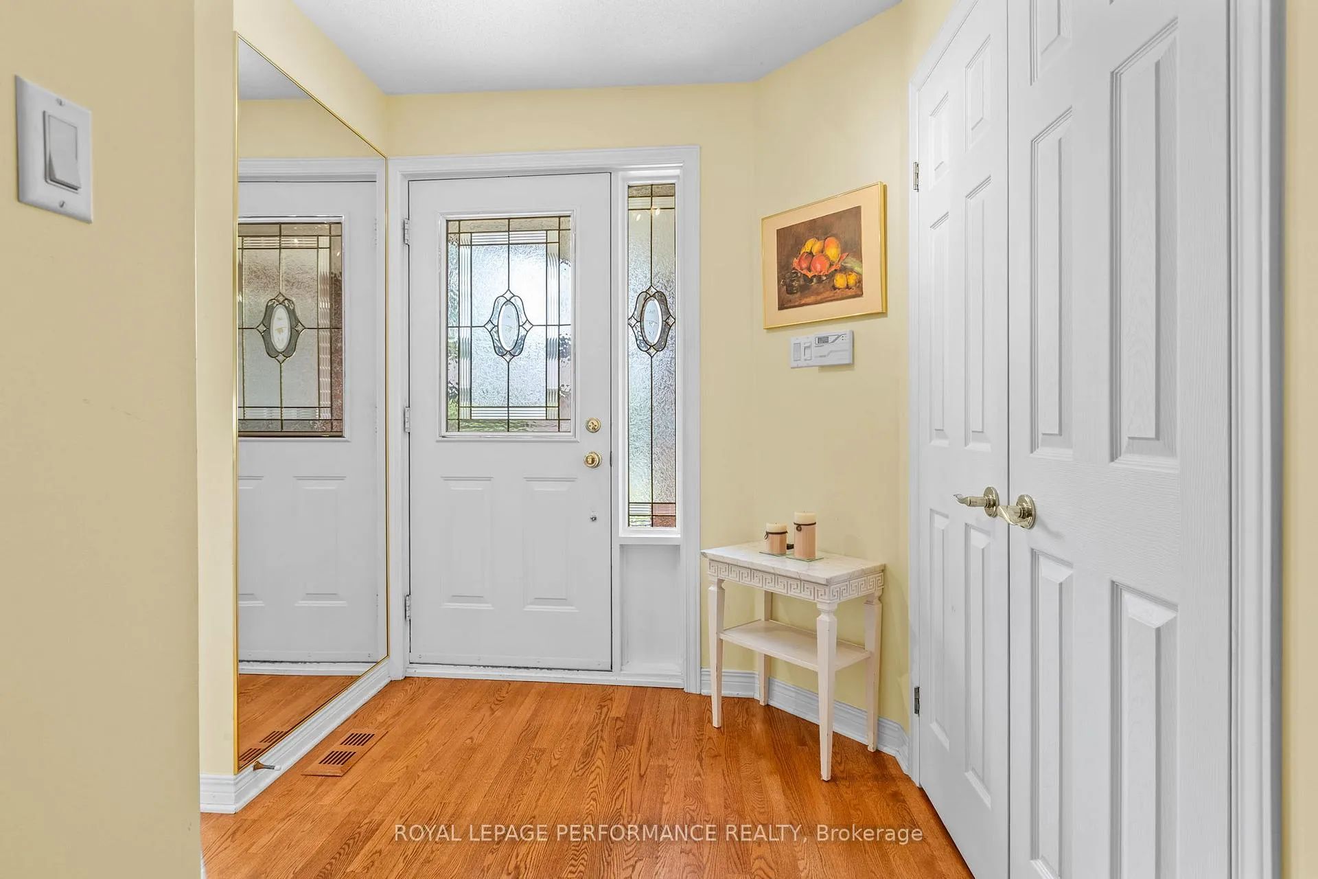 Photo 4 of 7 Roseglen Private, Ottawa, Playfair Park — HOMEH
