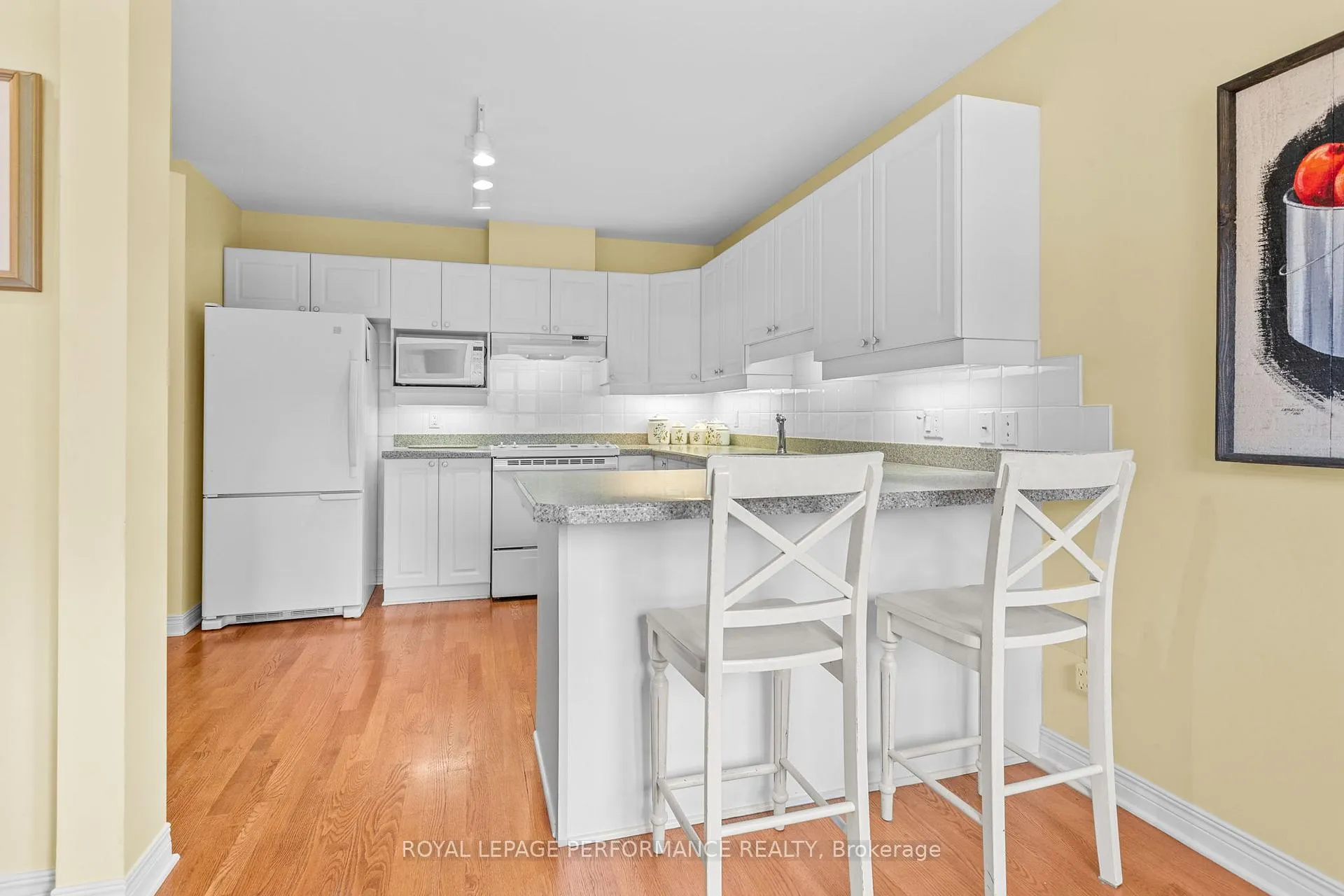 Photo 5 of 7 Roseglen Private, Ottawa, Playfair Park — HOMEH
