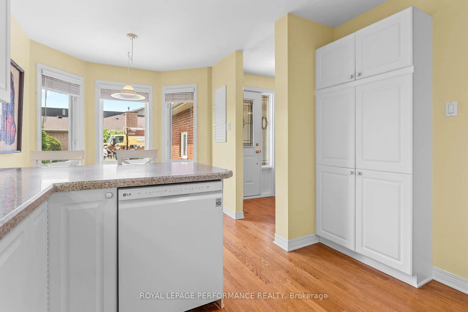 Photo 8 of 7 Roseglen Private, Ottawa, Playfair Park — HOMEH