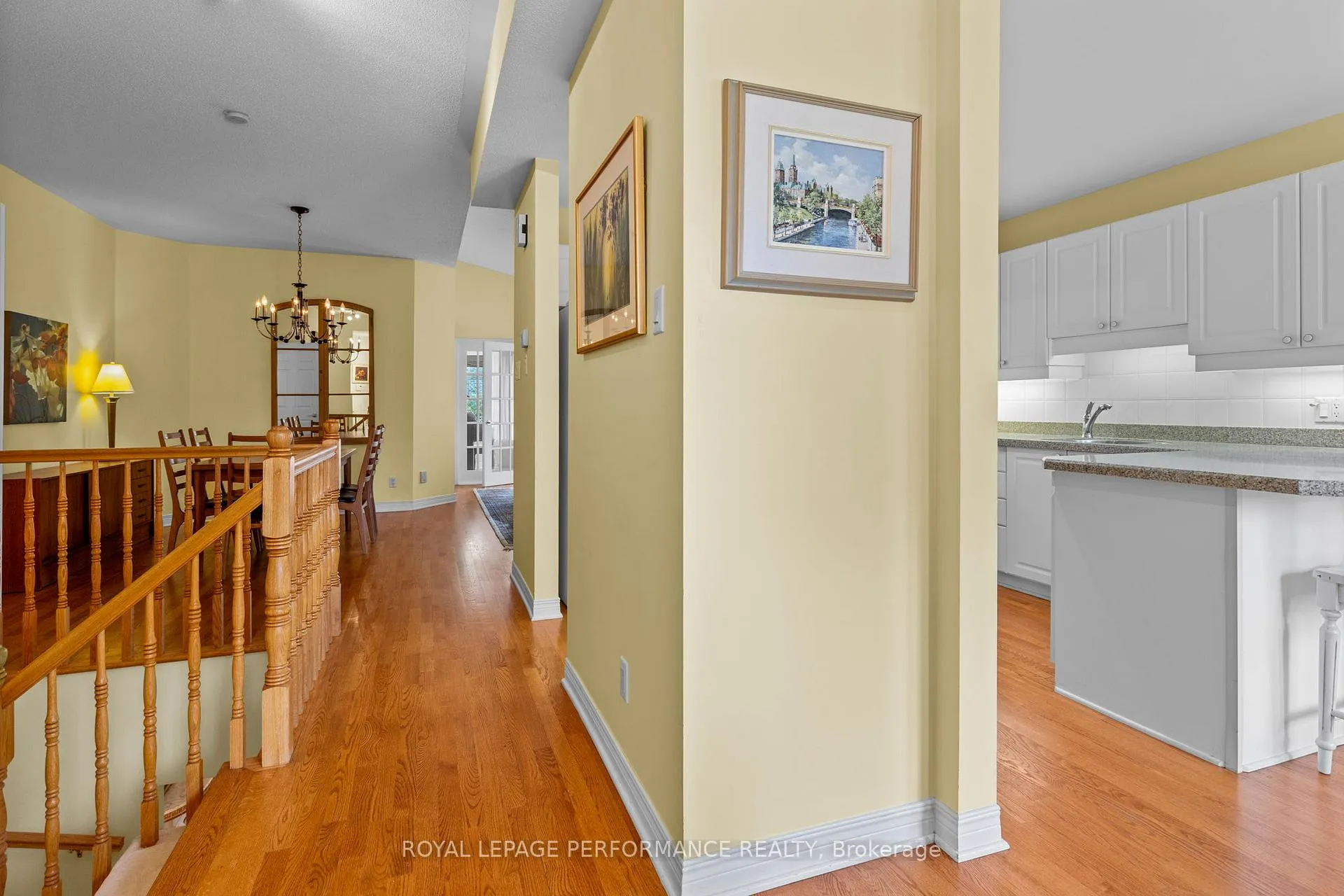 Photo 10 of 7 Roseglen Private, Ottawa, Playfair Park — HOMEH