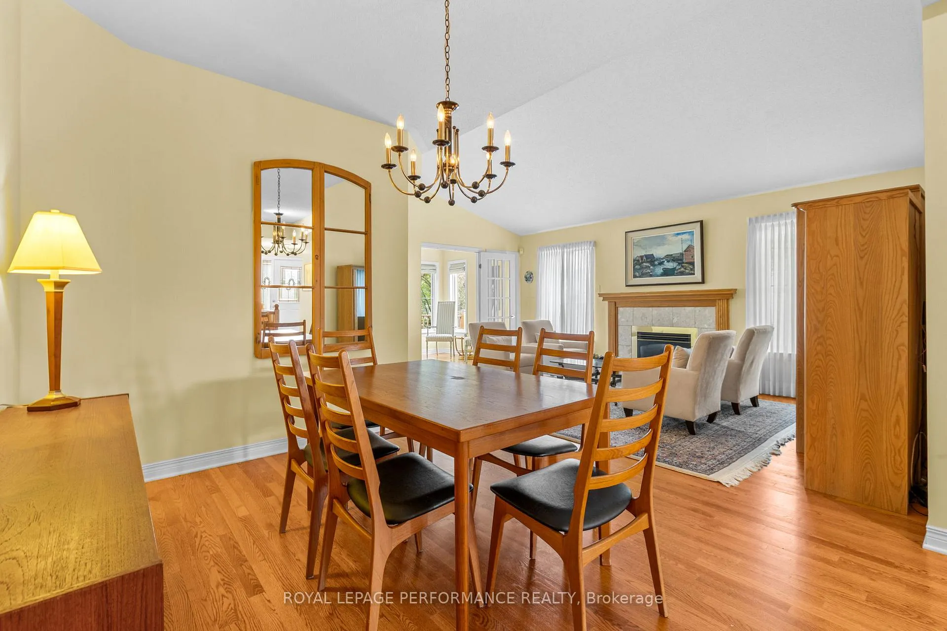 Photo 17 of 7 Roseglen Private, Ottawa, Playfair Park — HOMEH