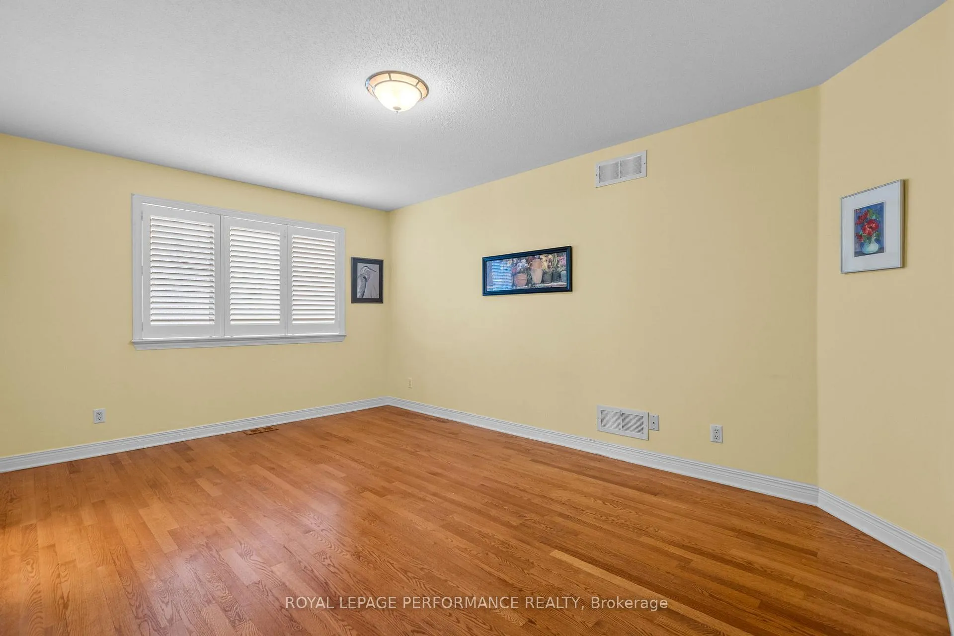 Photo 19 of 7 Roseglen Private, Ottawa, Playfair Park — HOMEH