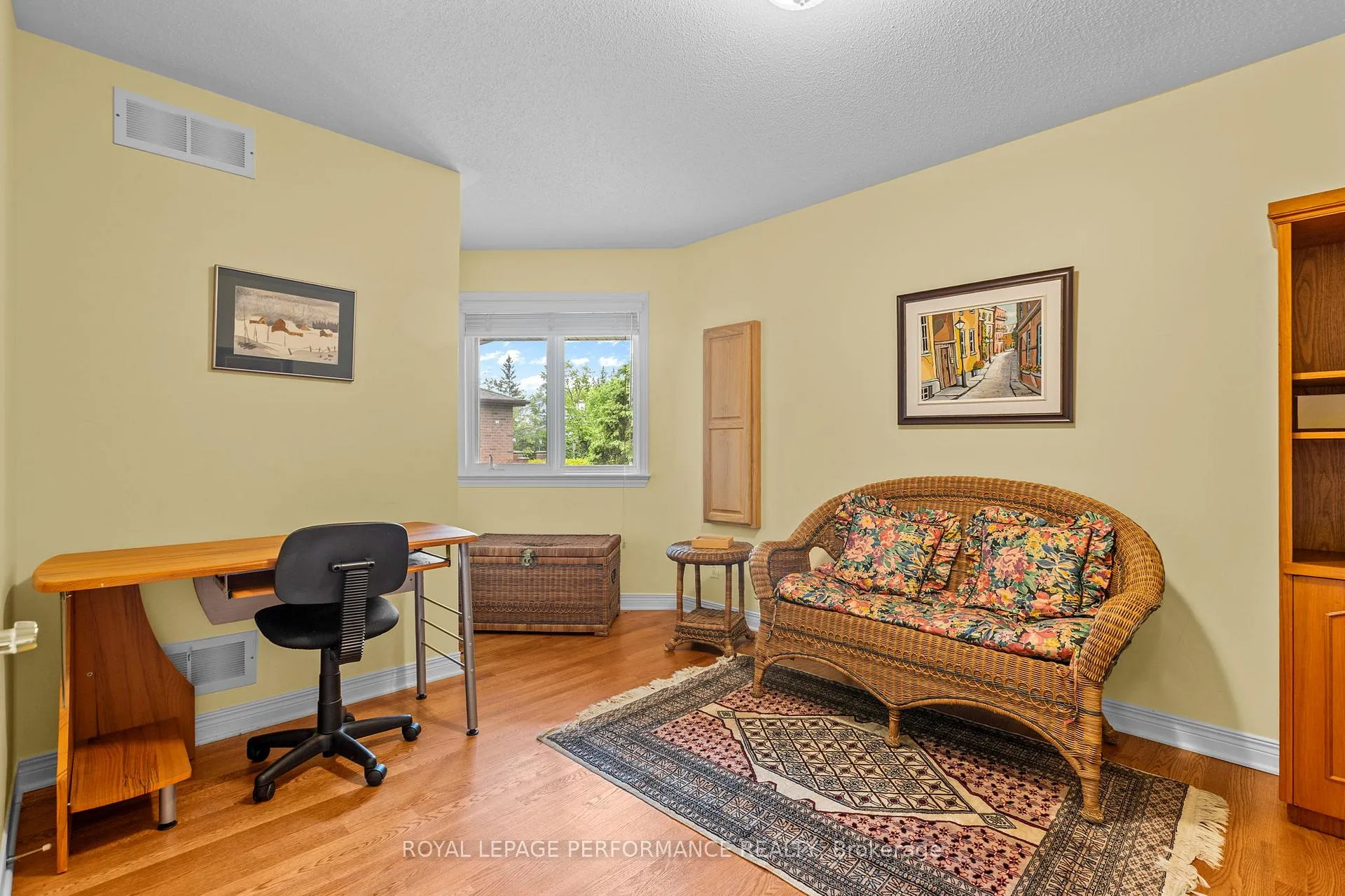 Photo 23 of 7 Roseglen Private, Ottawa, Playfair Park — HOMEH