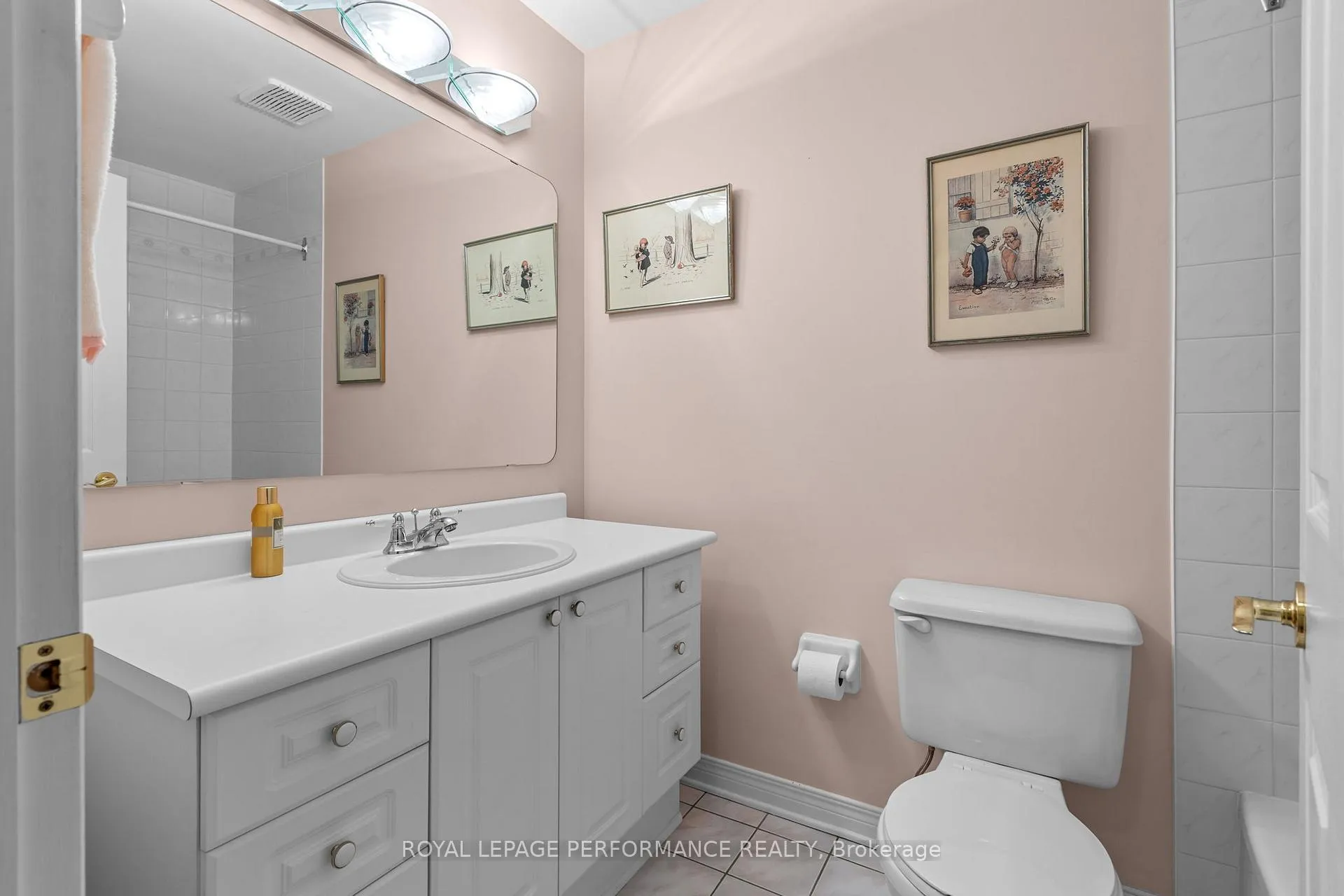 Photo 25 of 7 Roseglen Private, Ottawa, Playfair Park — HOMEH