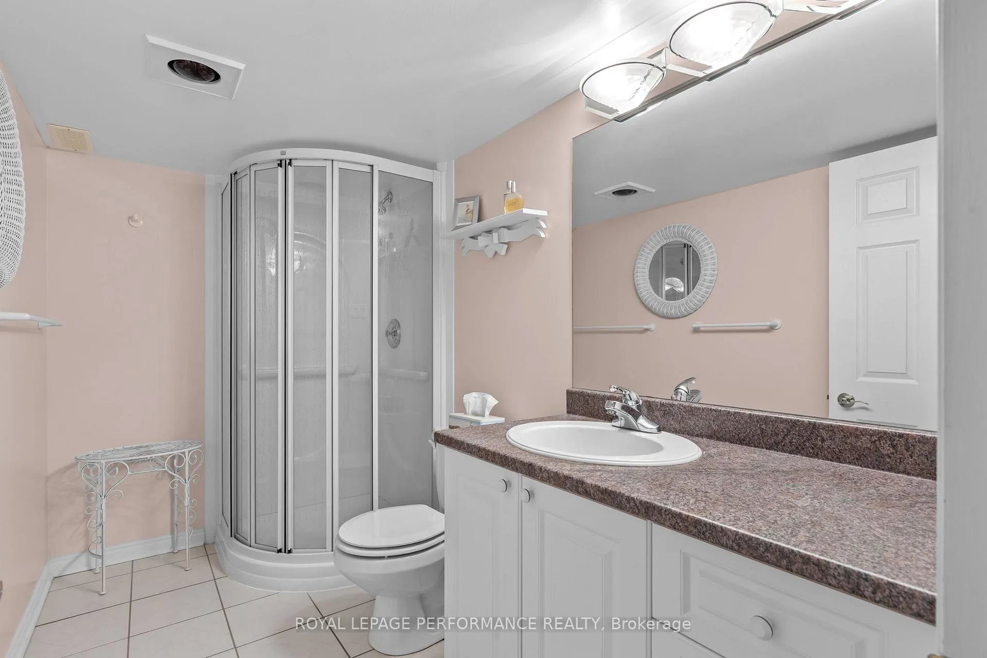 Photo 33 of 7 Roseglen Private, Ottawa, Playfair Park — HOMEH