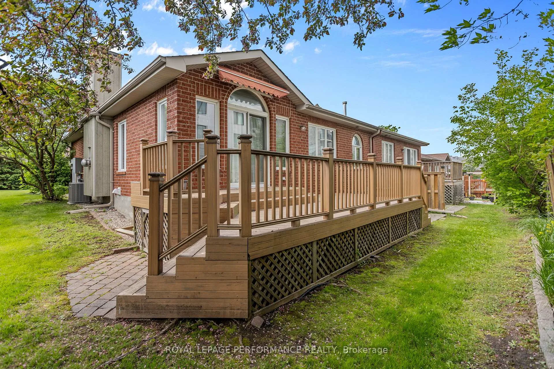 Photo 37 of 7 Roseglen Private, Ottawa, Playfair Park — HOMEH