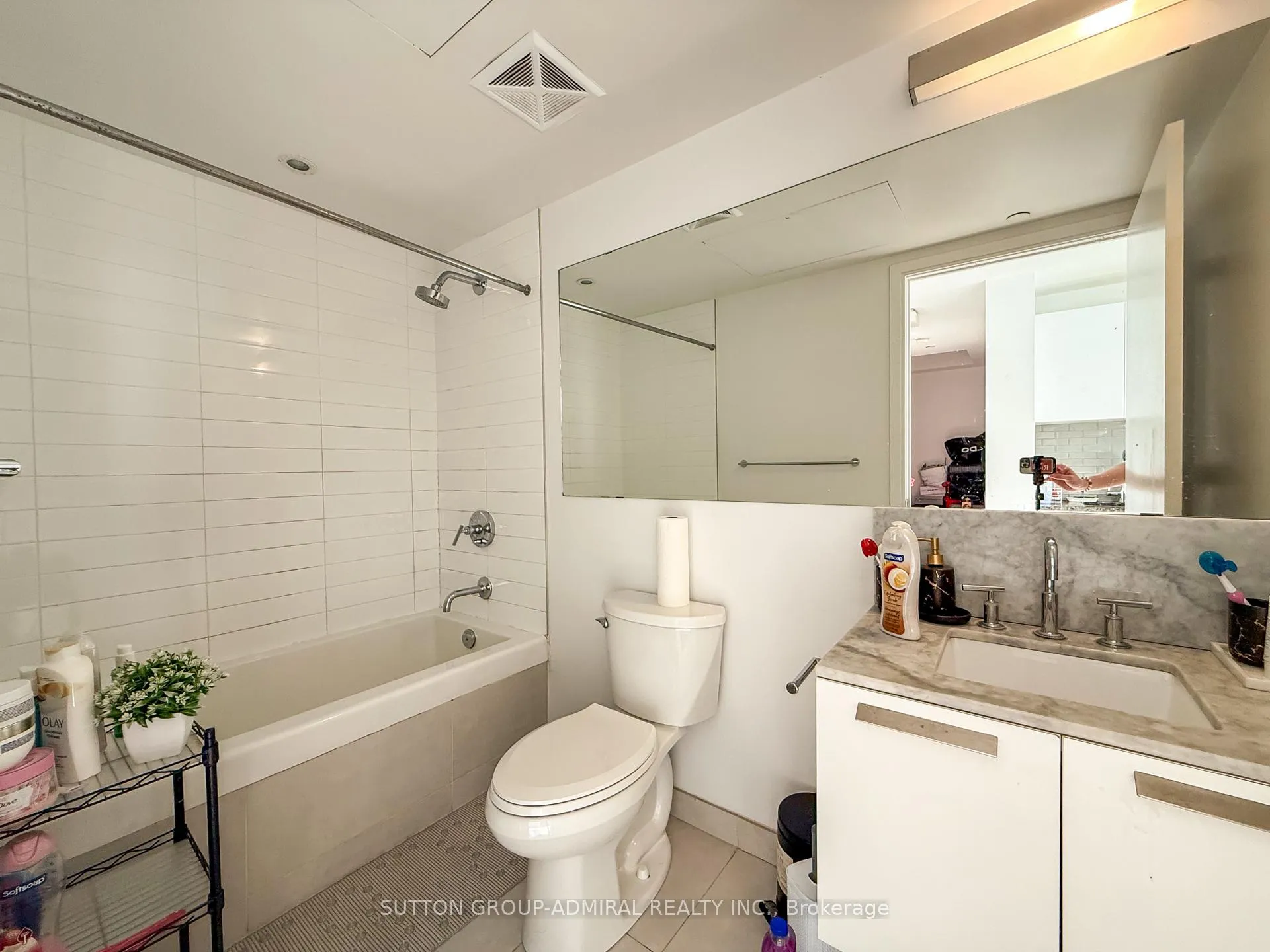Photo 10 of Unit 2204, 42 Charles Street E, Toronto, Church-Yonge Corridor — HOMEH