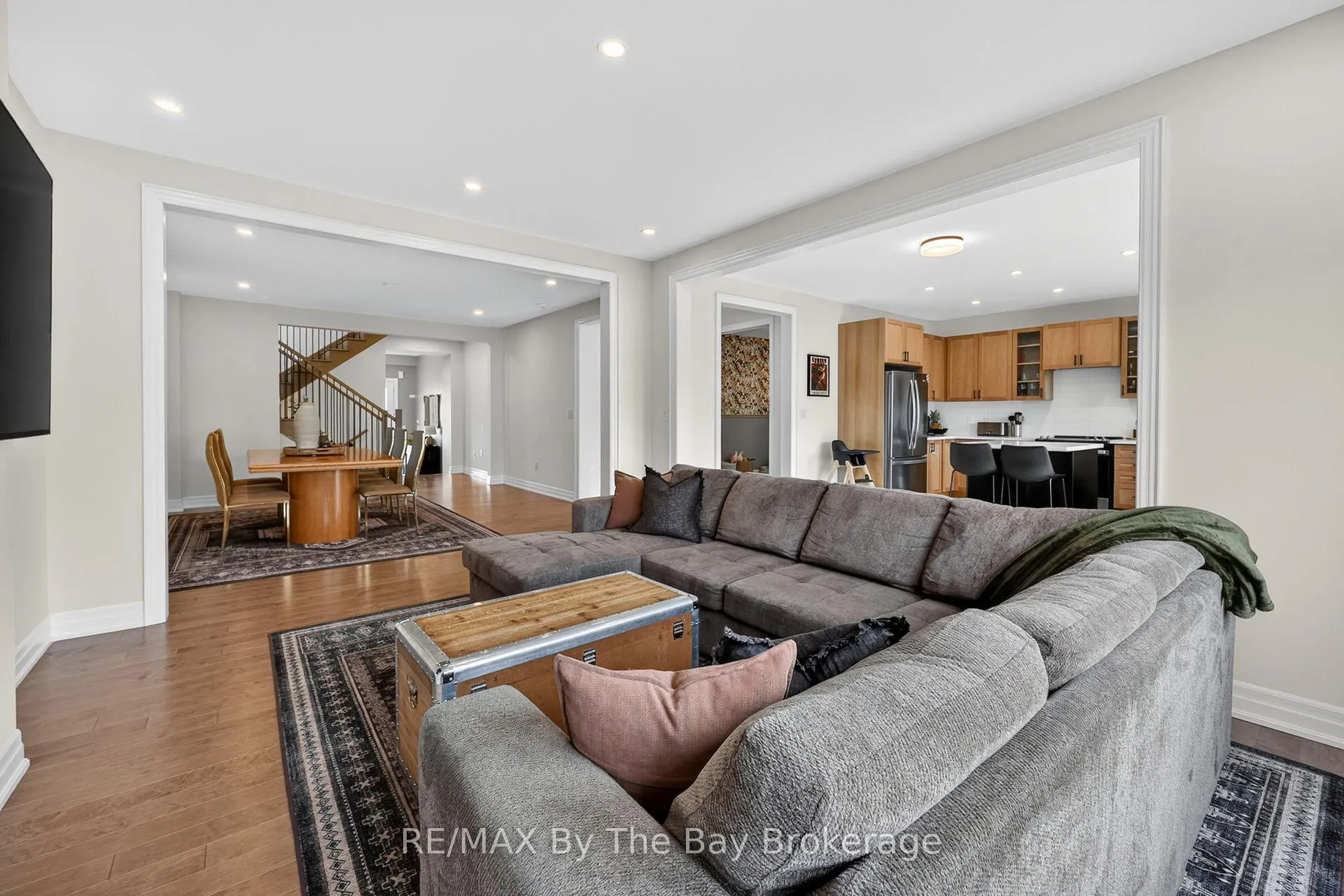 Photo 15 of 167 Rosanne Circle, Wasaga Beach — HOMEH