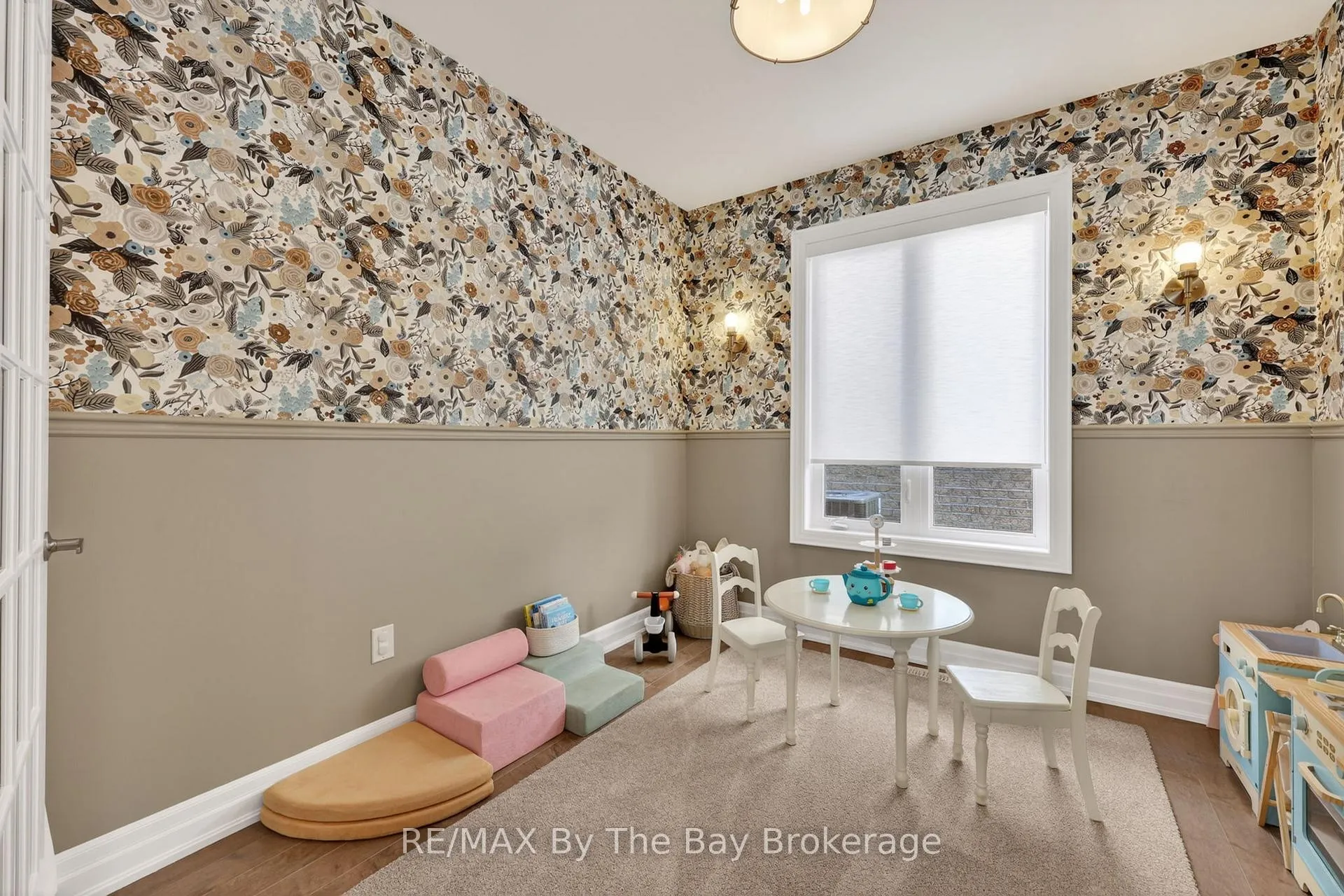 Photo 18 of 167 Rosanne Circle, Wasaga Beach — HOMEH