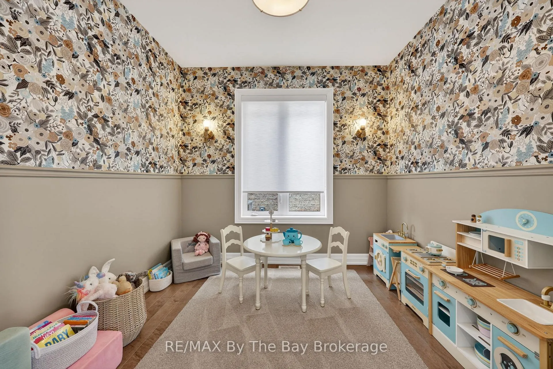 Photo 19 of 167 Rosanne Circle, Wasaga Beach — HOMEH