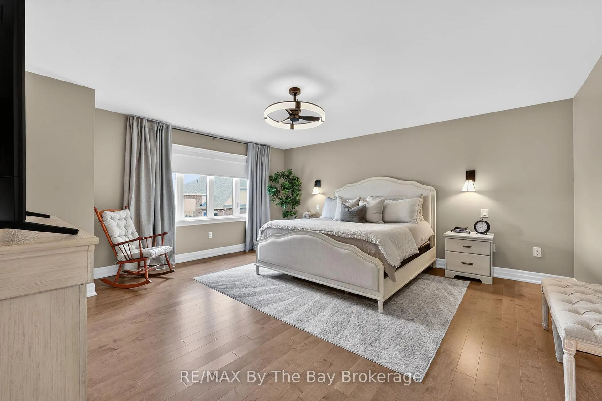 Photo 20 of 167 Rosanne Circle, Wasaga Beach — HOMEH