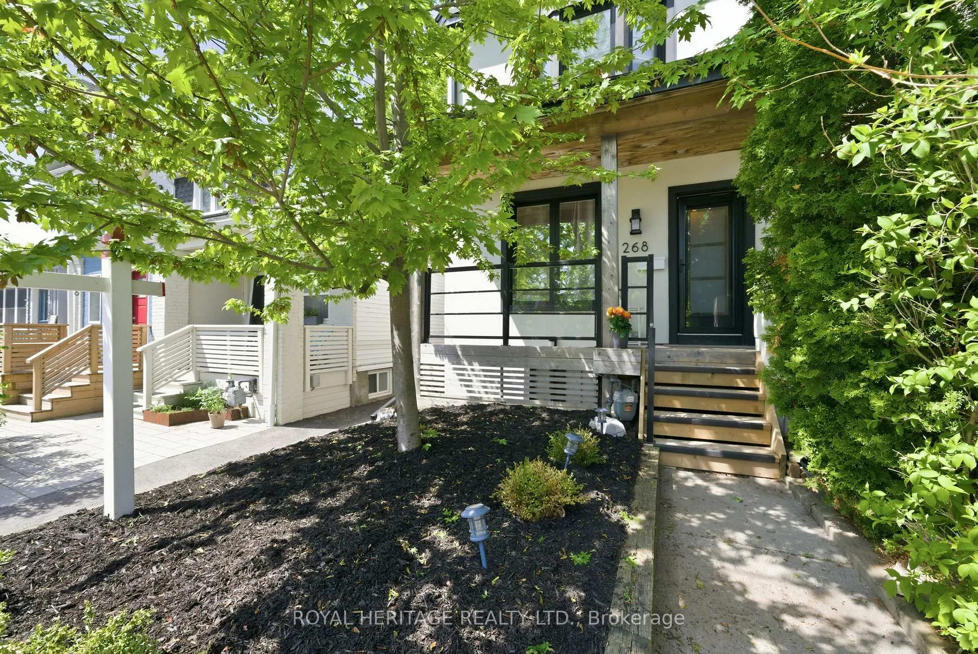 Photo 2 of 268 Hiawatha Road, Toronto, Greenwood-Coxwell — HOMEH