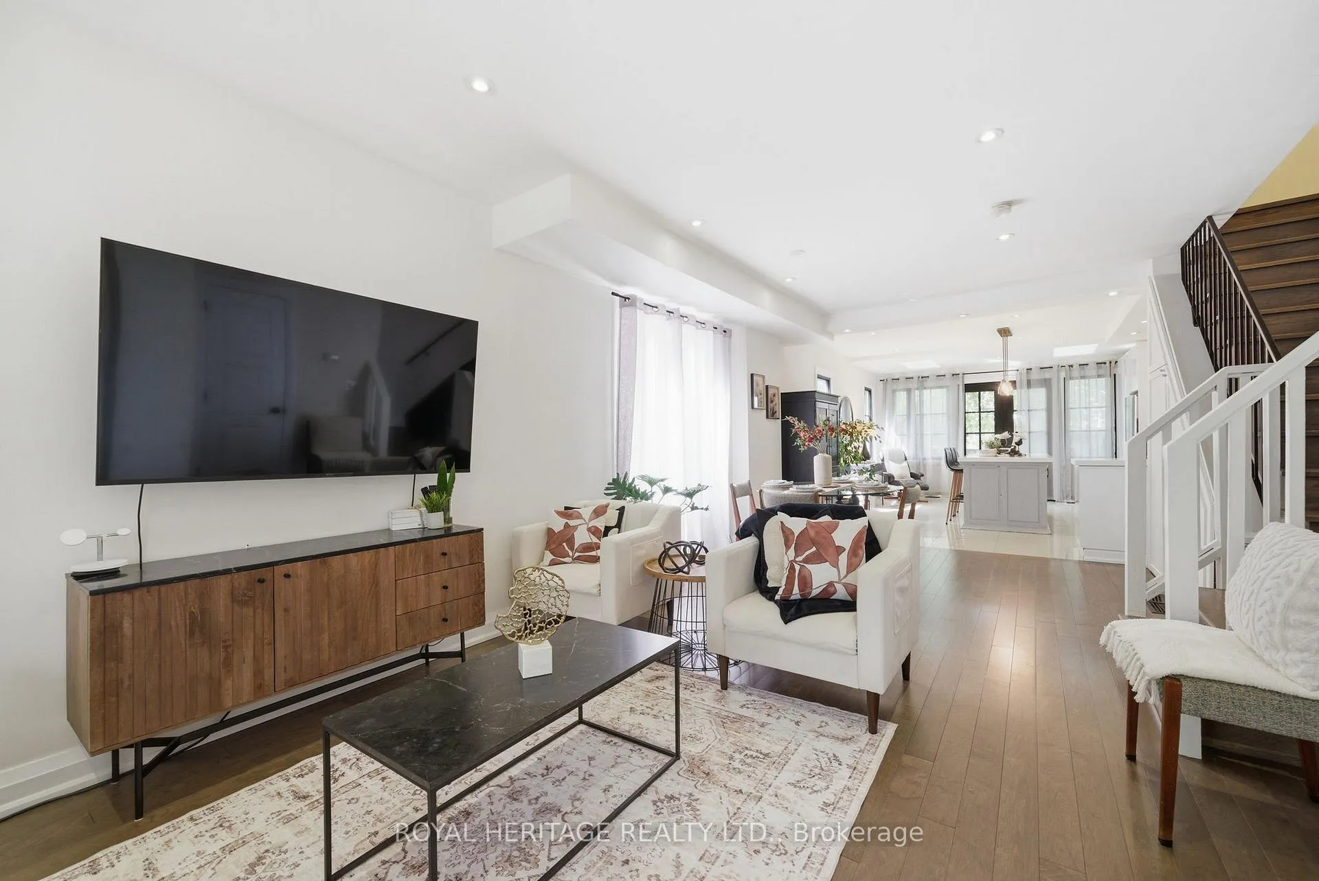 Photo 4 of 268 Hiawatha Road, Toronto, Greenwood-Coxwell — HOMEH