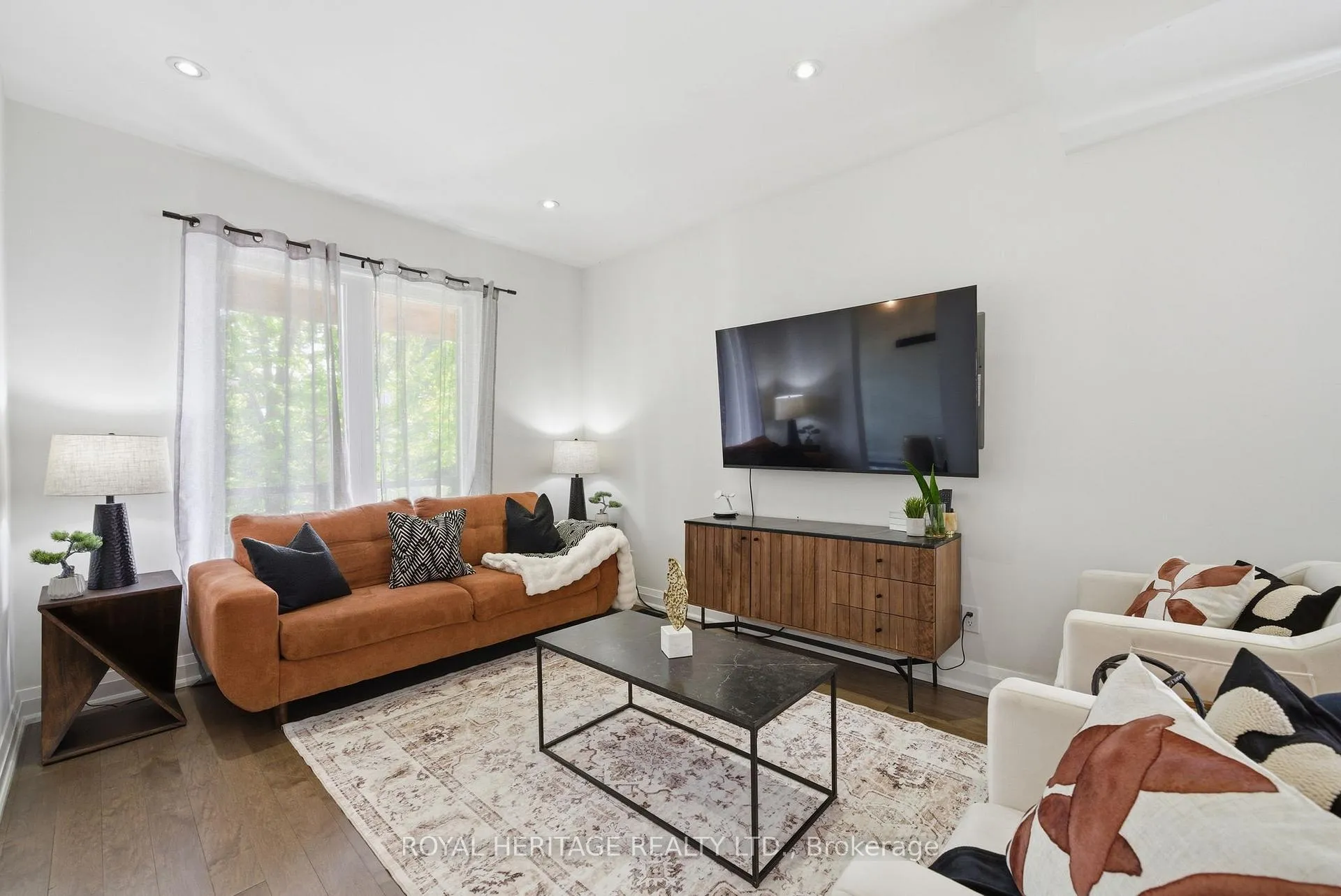 Photo 5 of 268 Hiawatha Road, Toronto, Greenwood-Coxwell — HOMEH