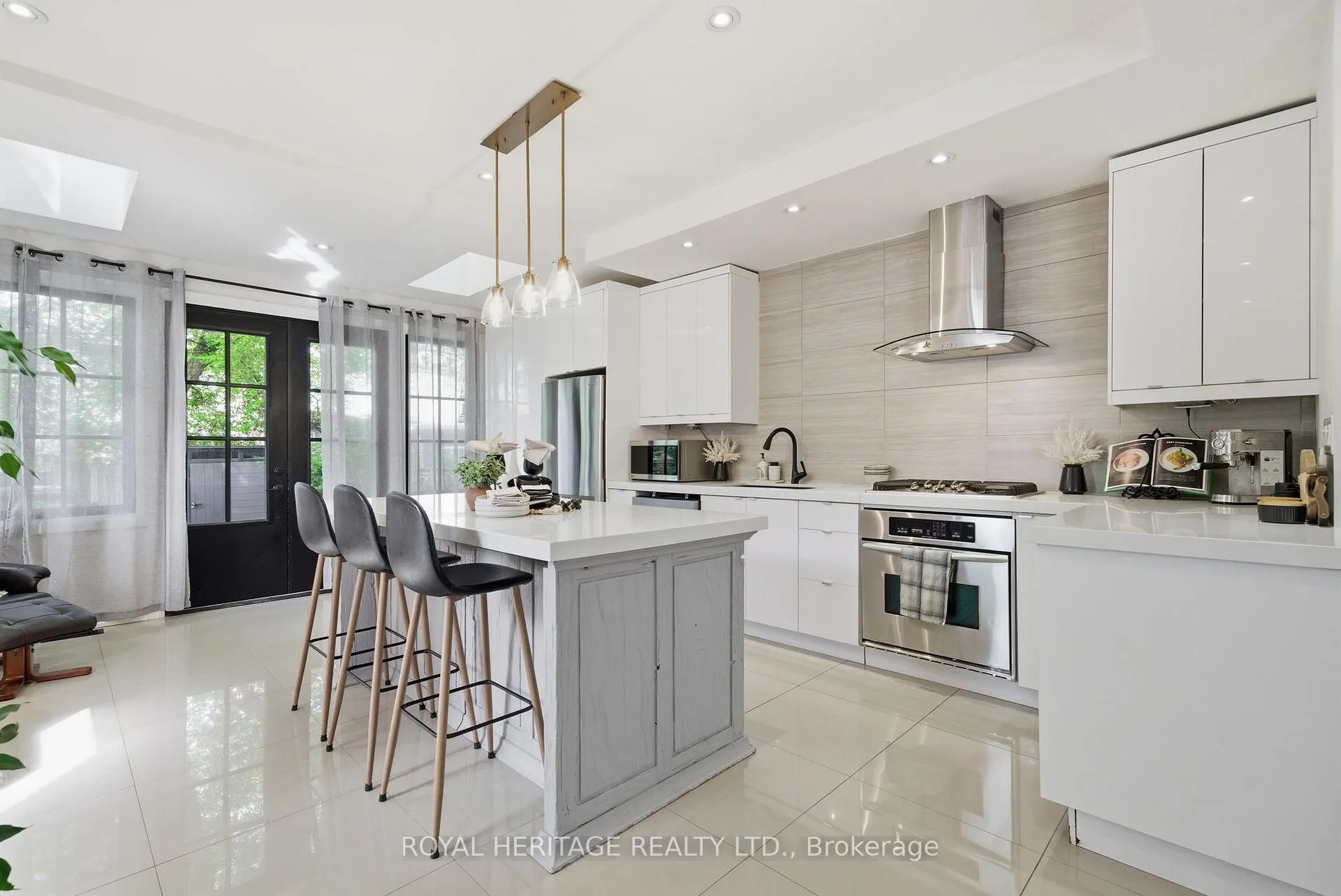 Photo 7 of 268 Hiawatha Road, Toronto, Greenwood-Coxwell — HOMEH
