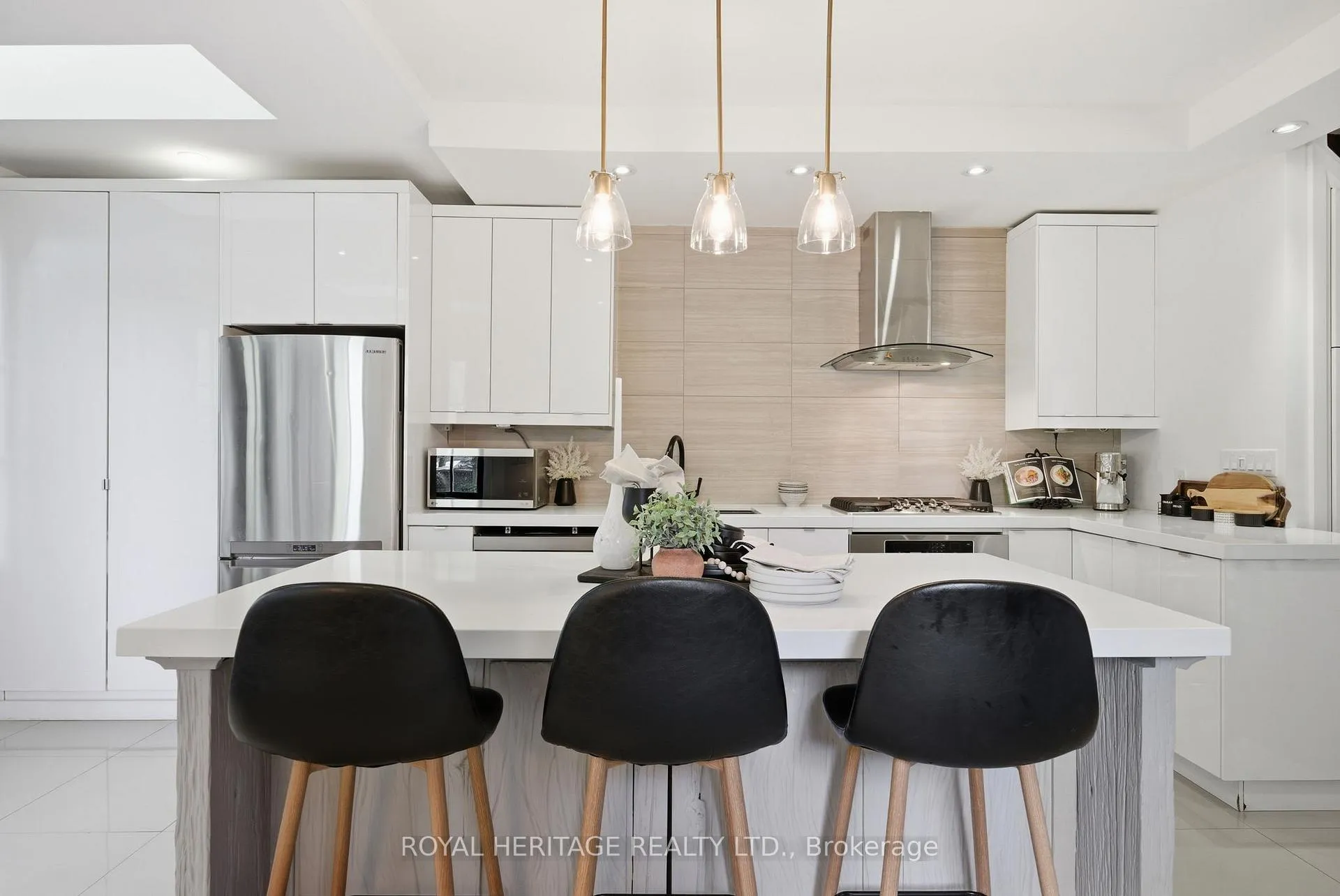 Photo 8 of 268 Hiawatha Road, Toronto, Greenwood-Coxwell — HOMEH