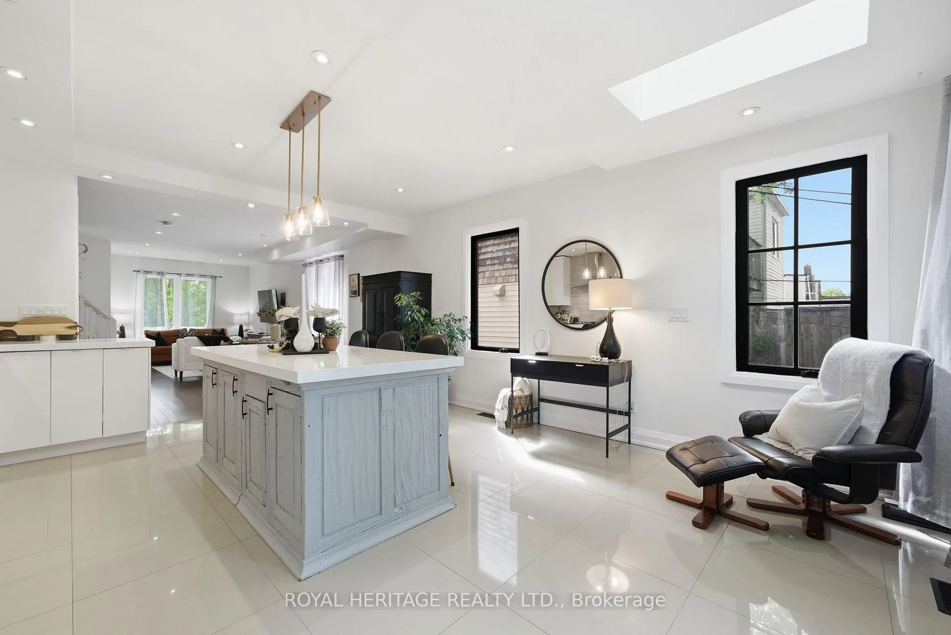 Photo 10 of 268 Hiawatha Road, Toronto, Greenwood-Coxwell — HOMEH