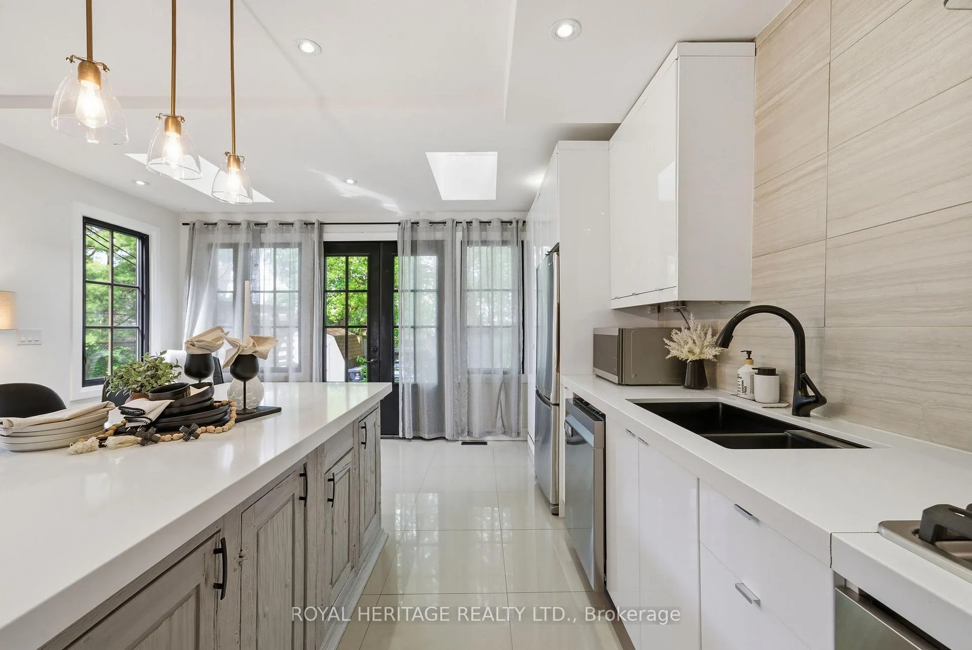 Photo 11 of 268 Hiawatha Road, Toronto, Greenwood-Coxwell — HOMEH