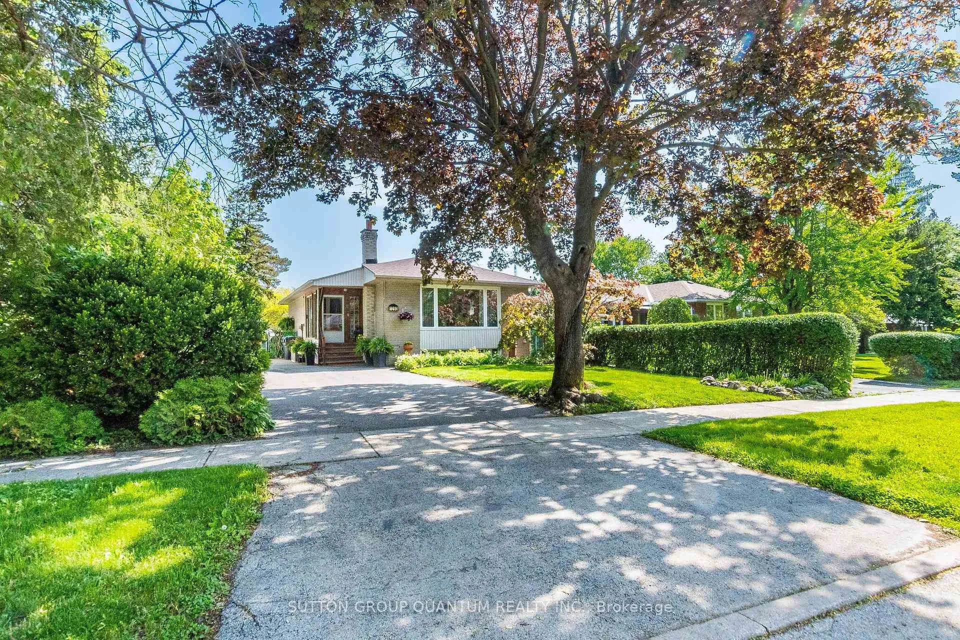 Front of 1293 Daimler Road