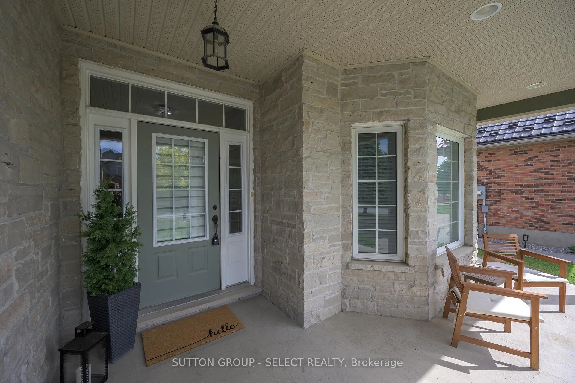 Photo 2 of 220 Boyd Boulevard, Zorra, Thamesford — HOMEH