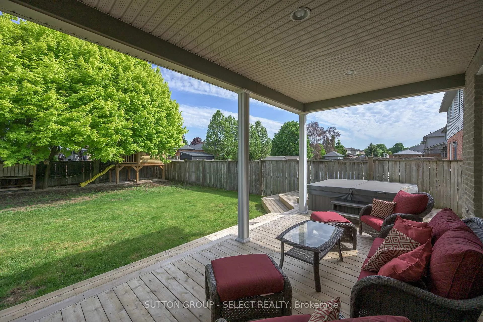 Photo 3 of 220 Boyd Boulevard, Zorra, Thamesford — HOMEH