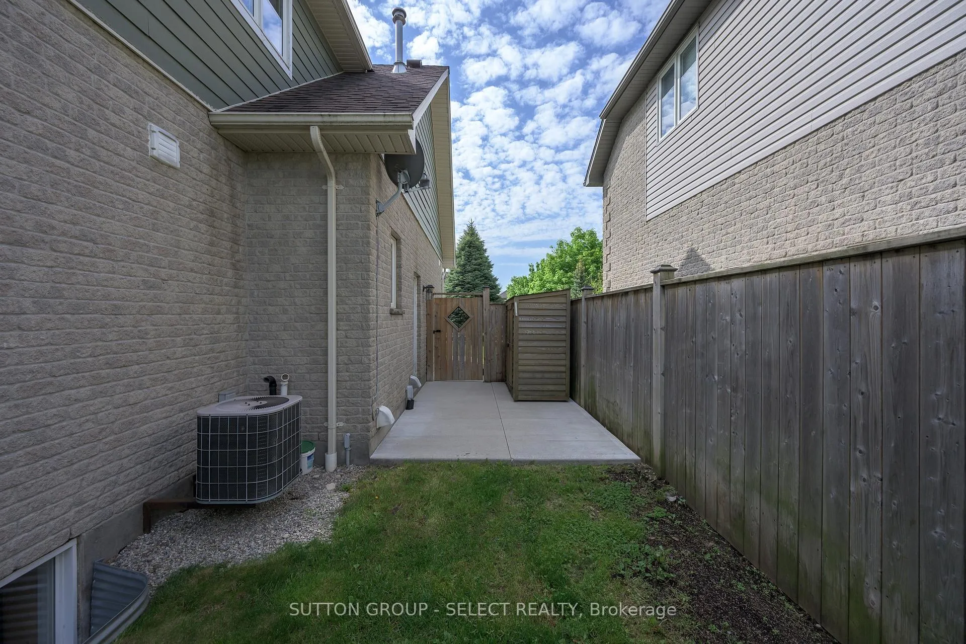 Photo 4 of 220 Boyd Boulevard, Zorra, Thamesford — HOMEH