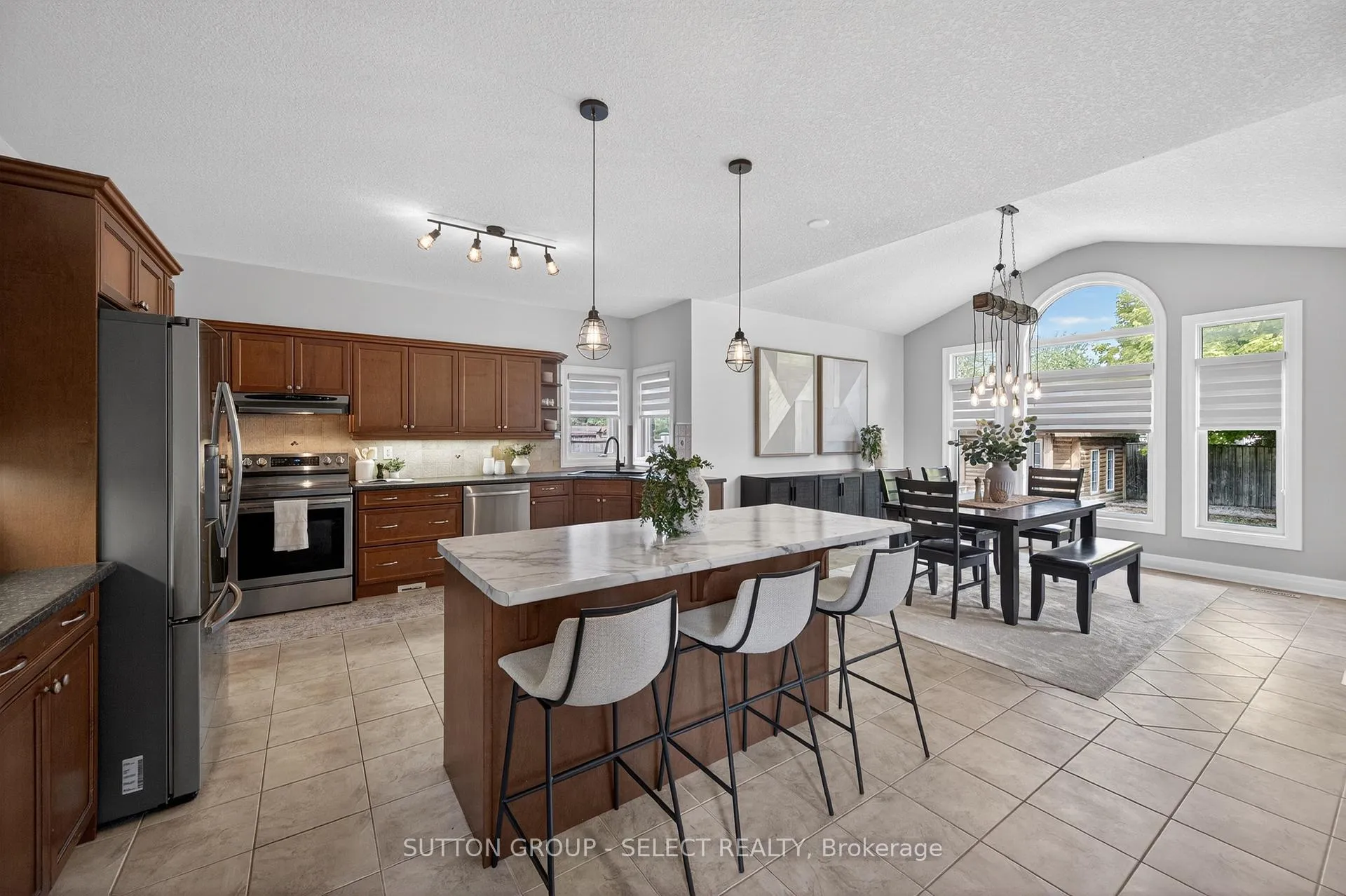 Photo 18 of 220 Boyd Boulevard, Zorra, Thamesford — HOMEH