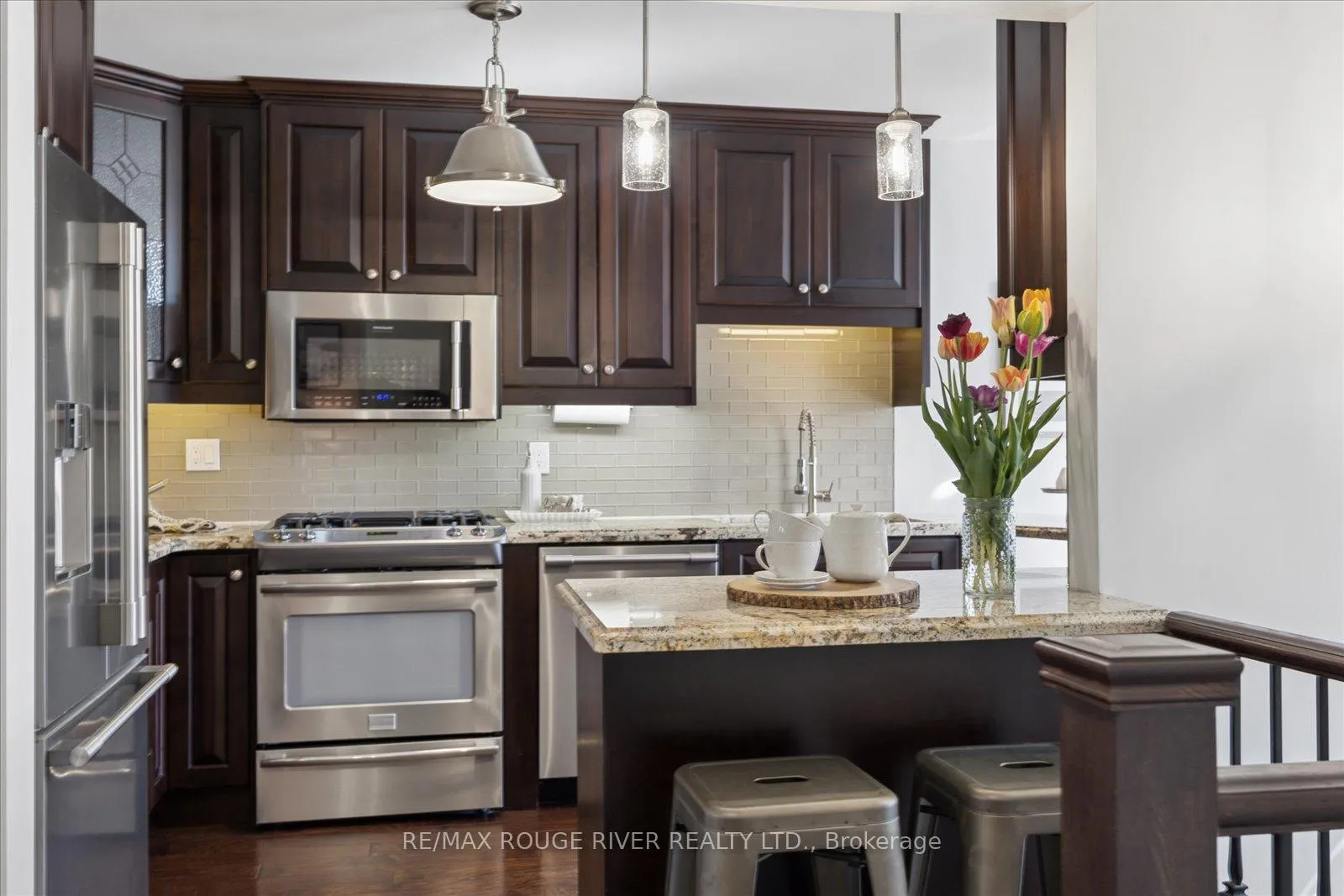 Photo 5 of 8 Rosemarie Crescent, Whitby, Brooklin — HOMEH