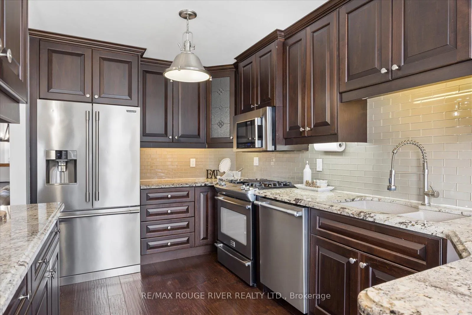 Photo 6 of 8 Rosemarie Crescent, Whitby, Brooklin — HOMEH