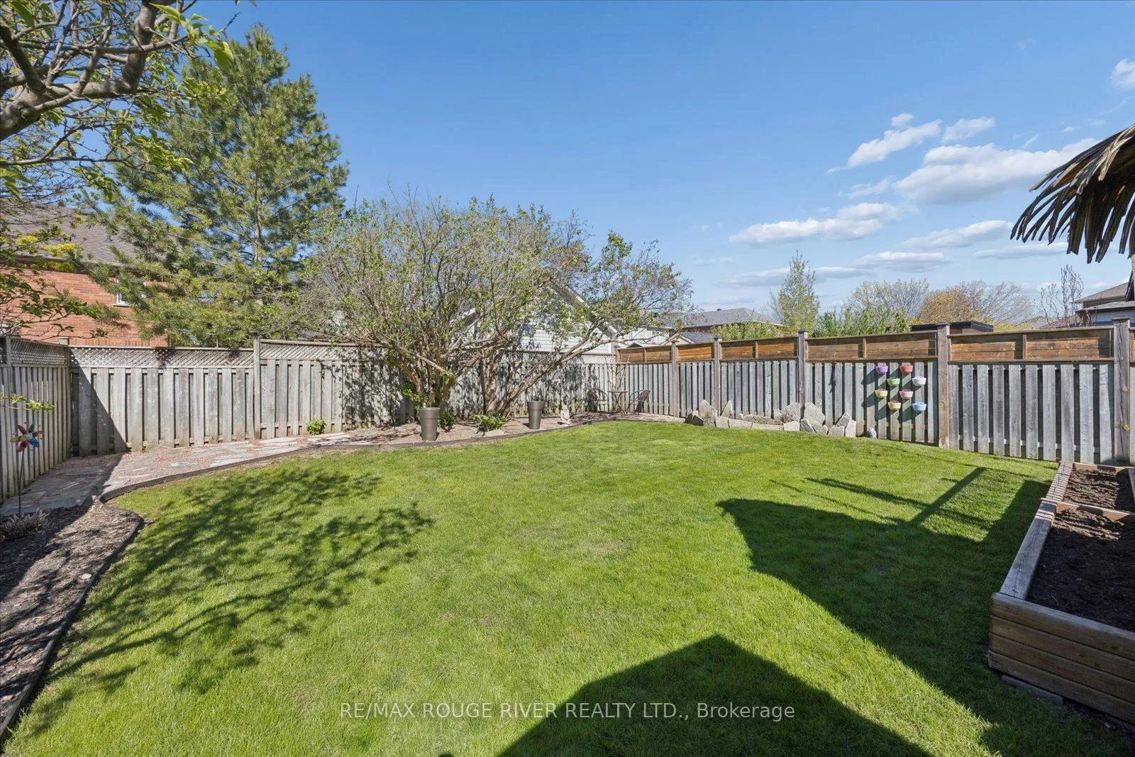 Photo 37 of 8 Rosemarie Crescent, Whitby, Brooklin — HOMEH