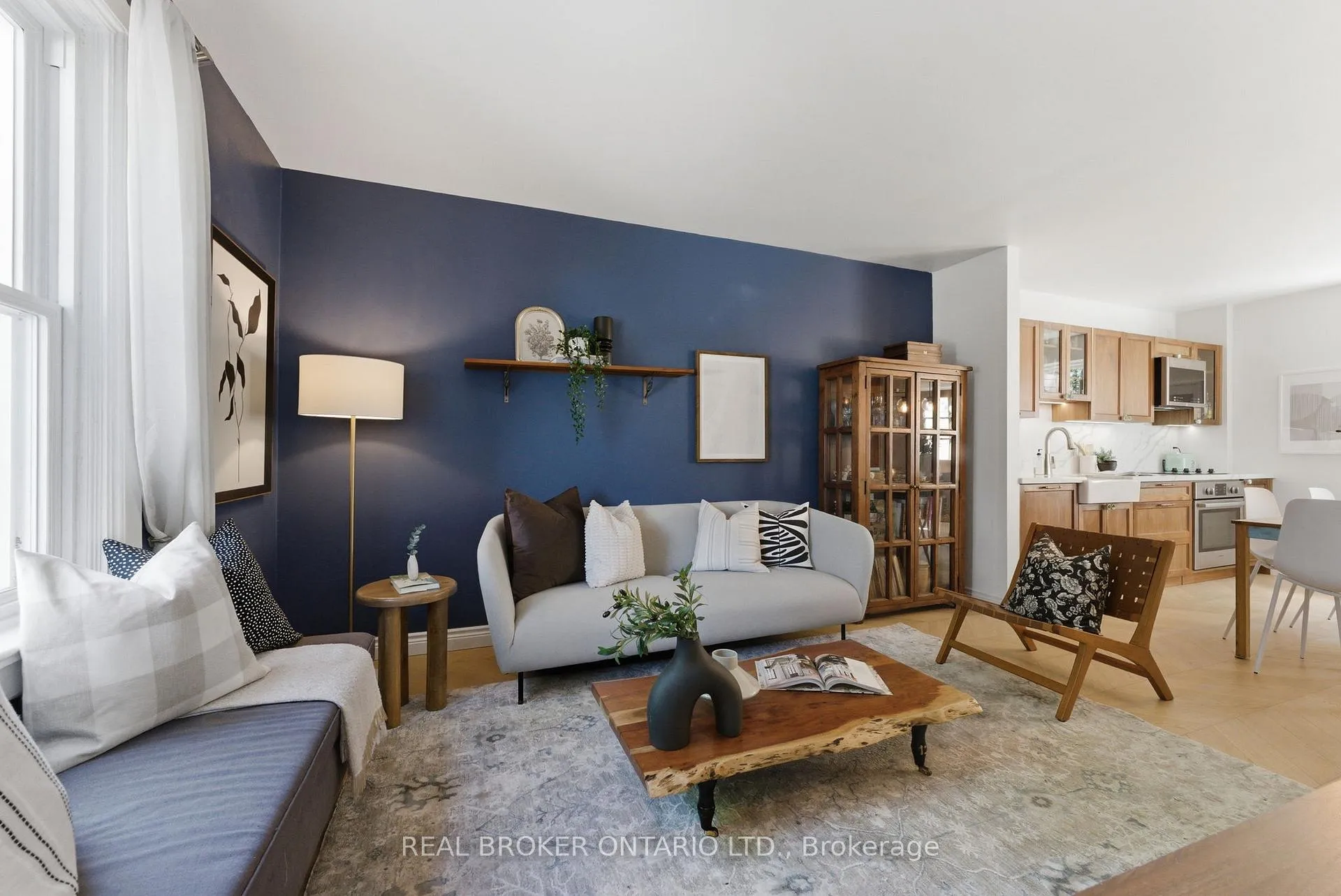 Photo 2 of 833 Sammon Avenue, Toronto, Danforth Village-East York — HOMEH