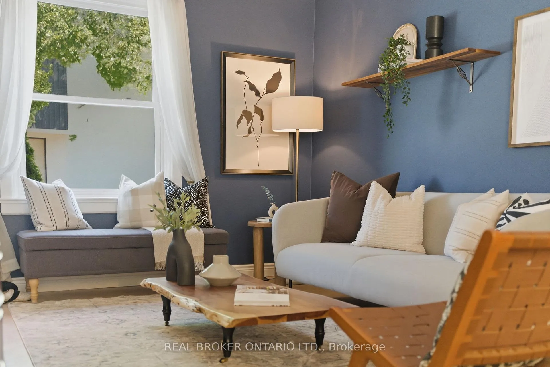 Photo 4 of 833 Sammon Avenue, Toronto, Danforth Village-East York — HOMEH