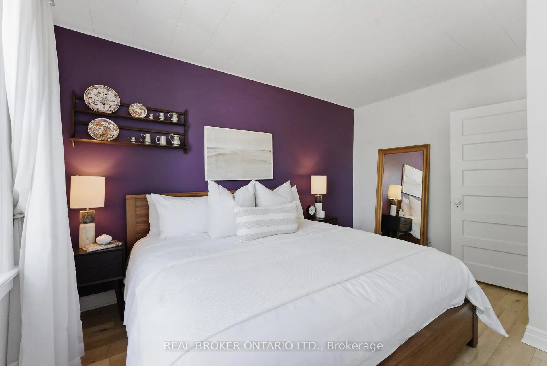 Photo 13 of 833 Sammon Avenue, Toronto, Danforth Village-East York — HOMEH