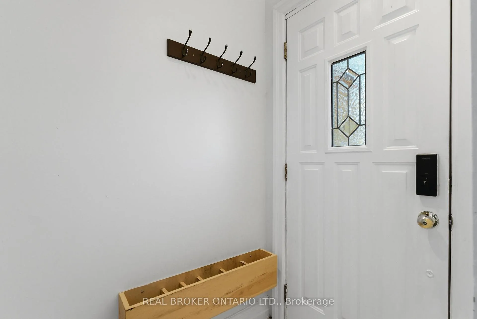 Photo 20 of 833 Sammon Avenue, Toronto, Danforth Village-East York — HOMEH
