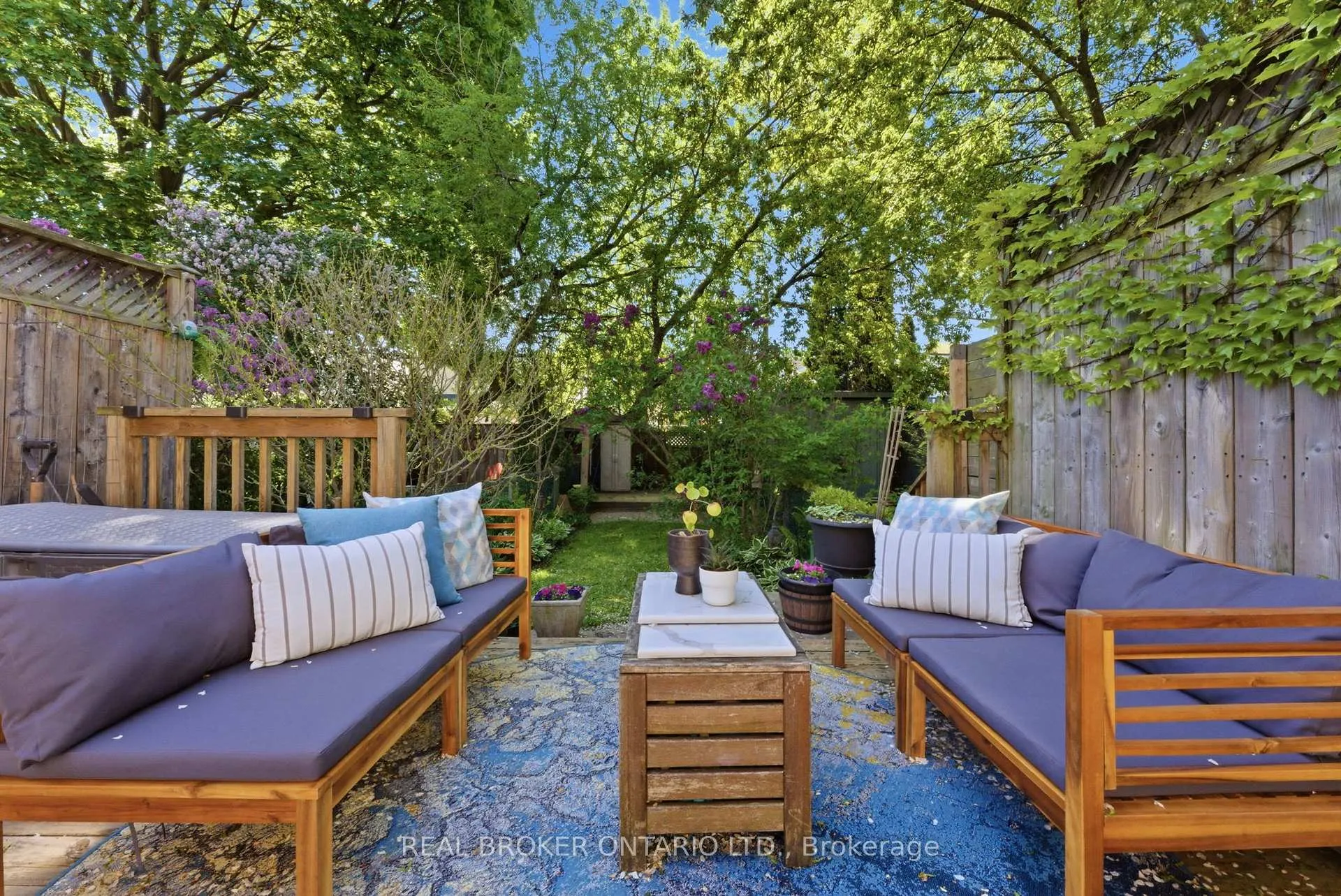 Photo 27 of 833 Sammon Avenue, Toronto, Danforth Village-East York — HOMEH
