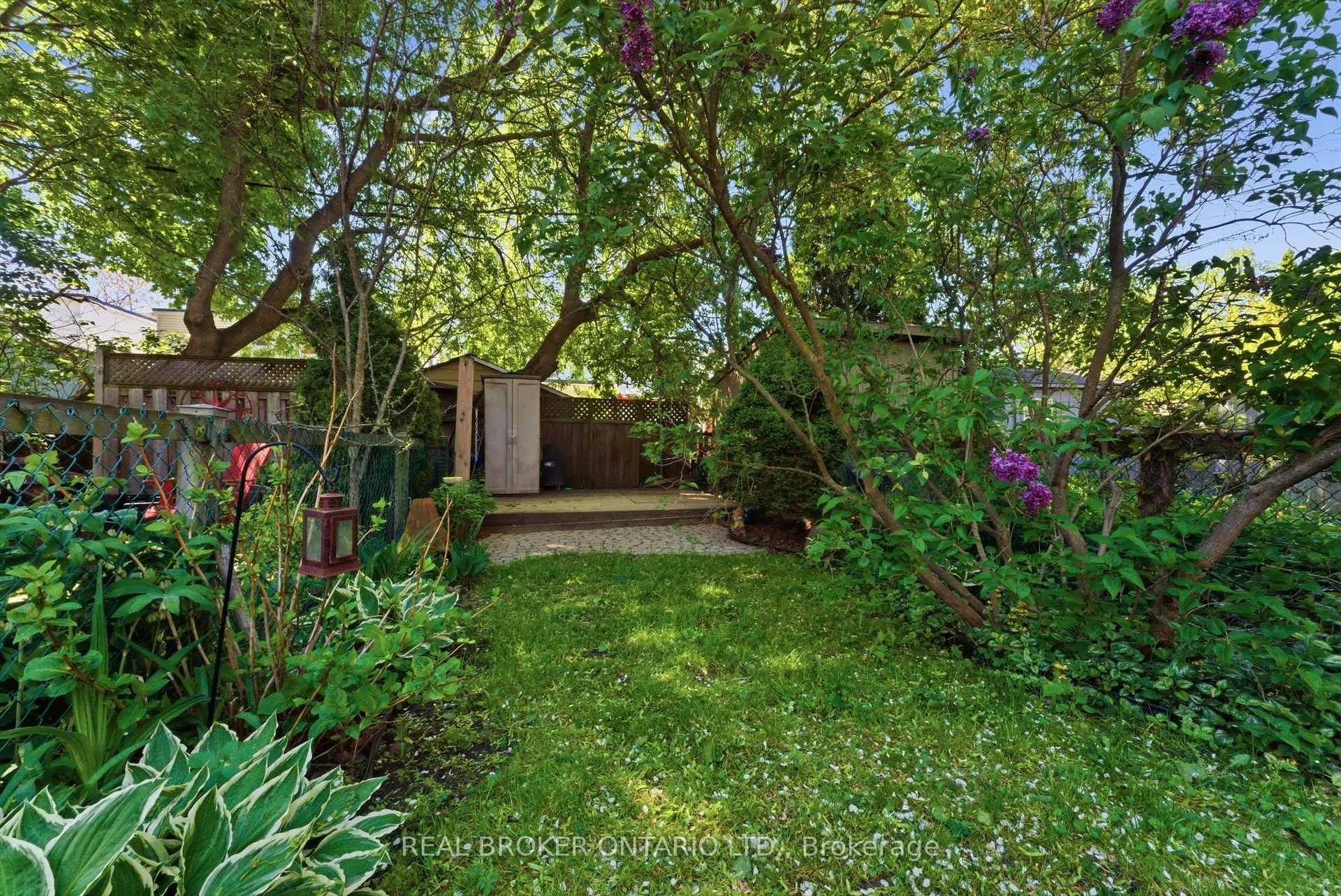 Photo 30 of 833 Sammon Avenue, Toronto, Danforth Village-East York — HOMEH