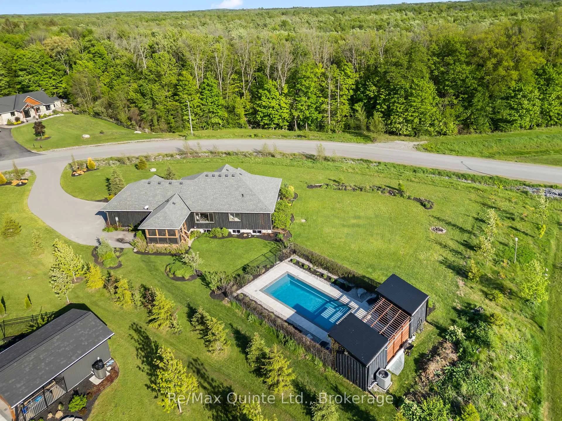 Photo 6 of 68 Hidden Valley Drive, Belleville, Thurlow Ward — HOMEH