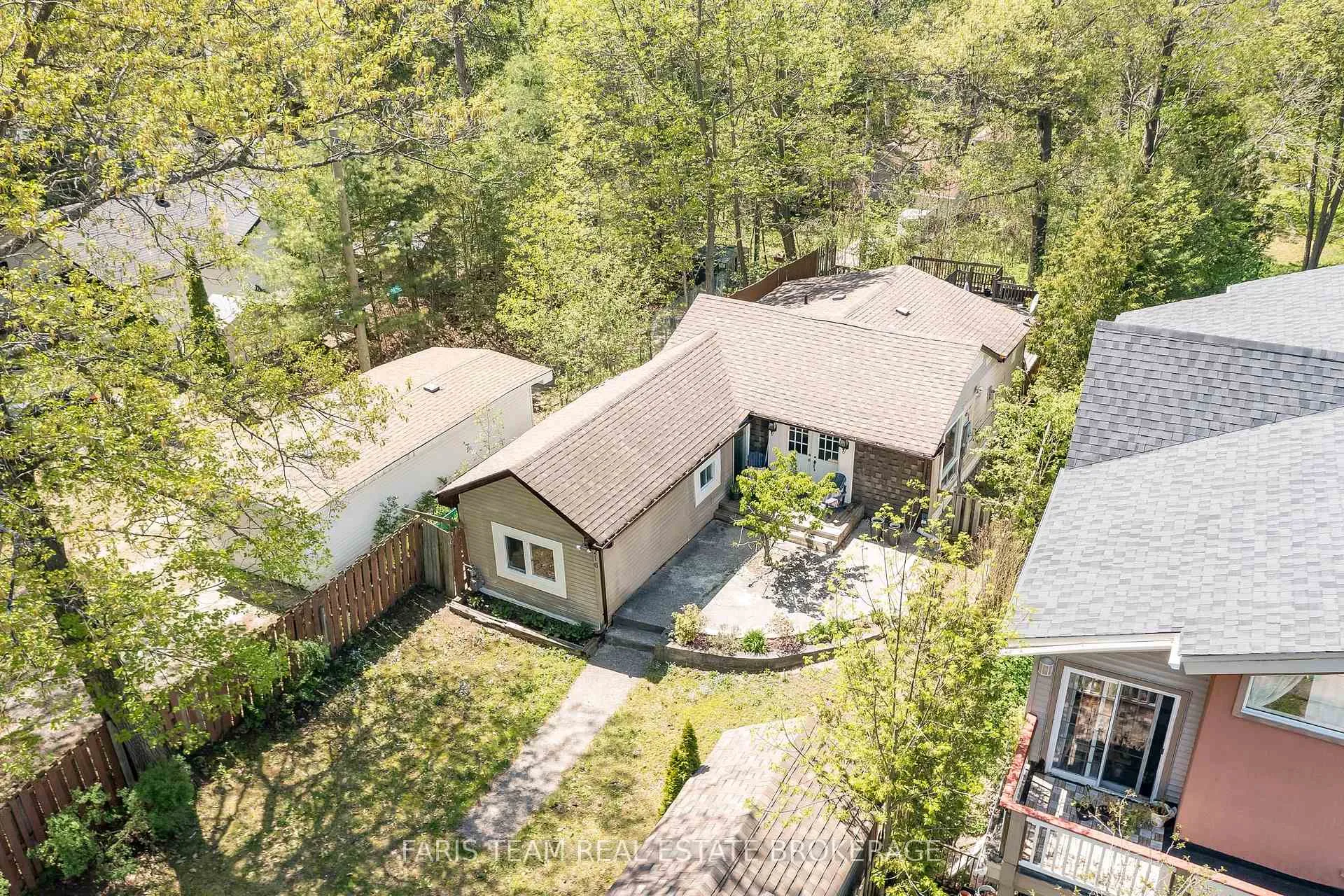 Photo 2 of 216 Oxbow Park Drive, Wasaga Beach — HOMEH