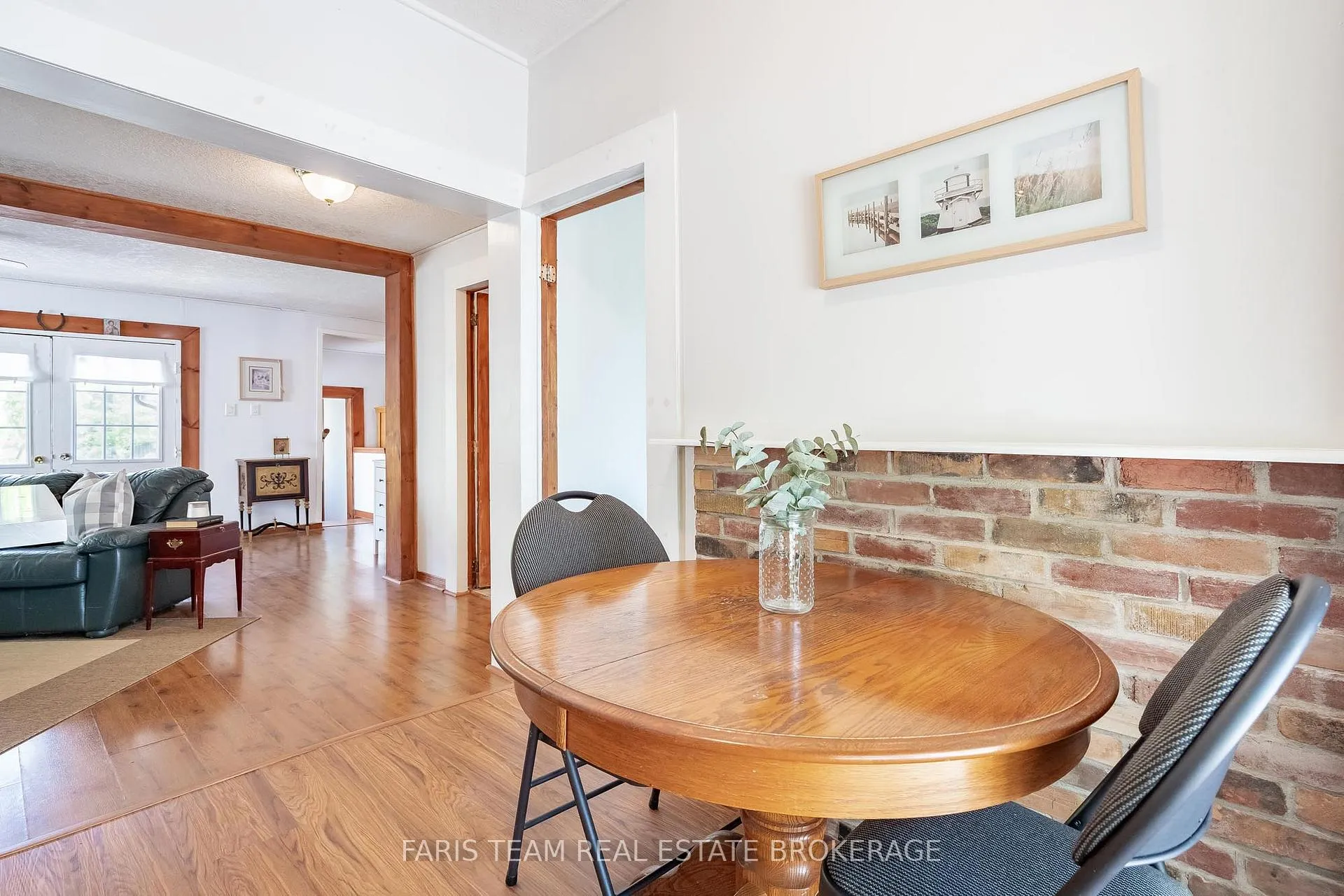 Photo 10 of 216 Oxbow Park Drive, Wasaga Beach — HOMEH