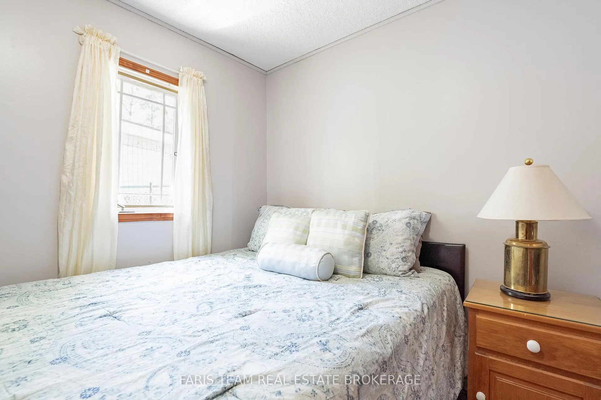 Photo 16 of 216 Oxbow Park Drive, Wasaga Beach — HOMEH