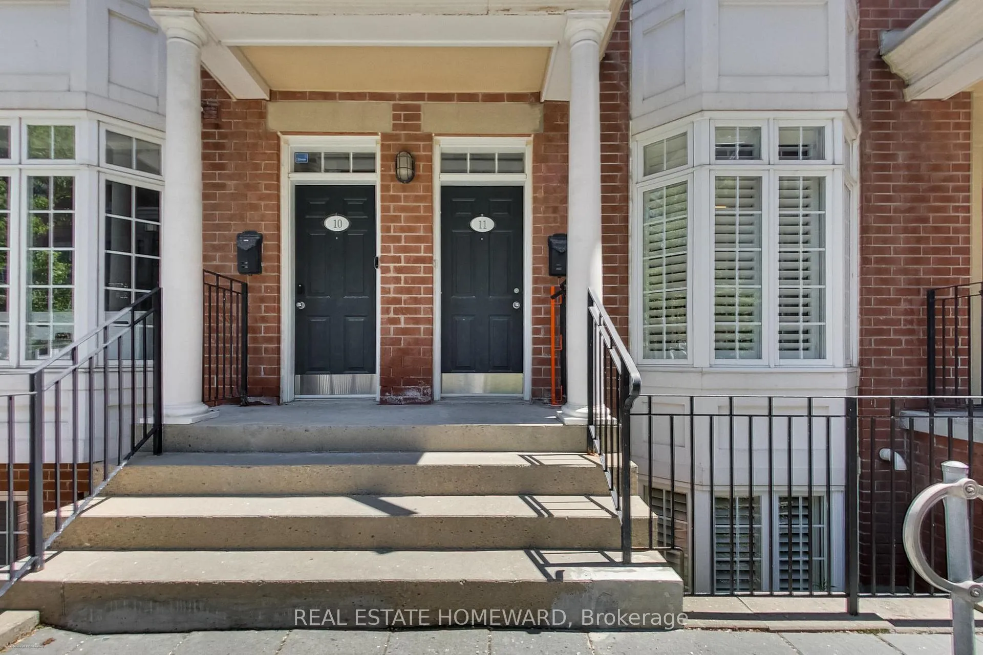 Photo 3 of Unit Th 11, 11 Niagara Street, Toronto, Waterfront Communities — HOMEH