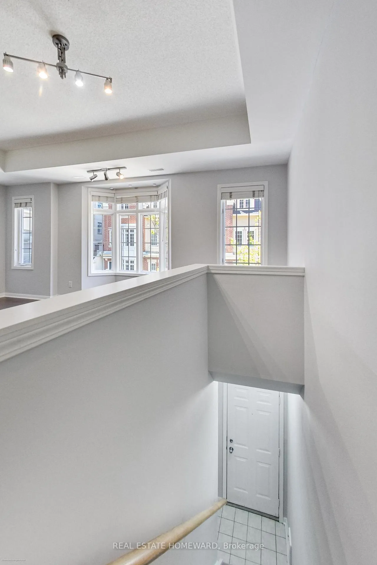 Photo 4 of Unit Th 11, 11 Niagara Street, Toronto, Waterfront Communities — HOMEH