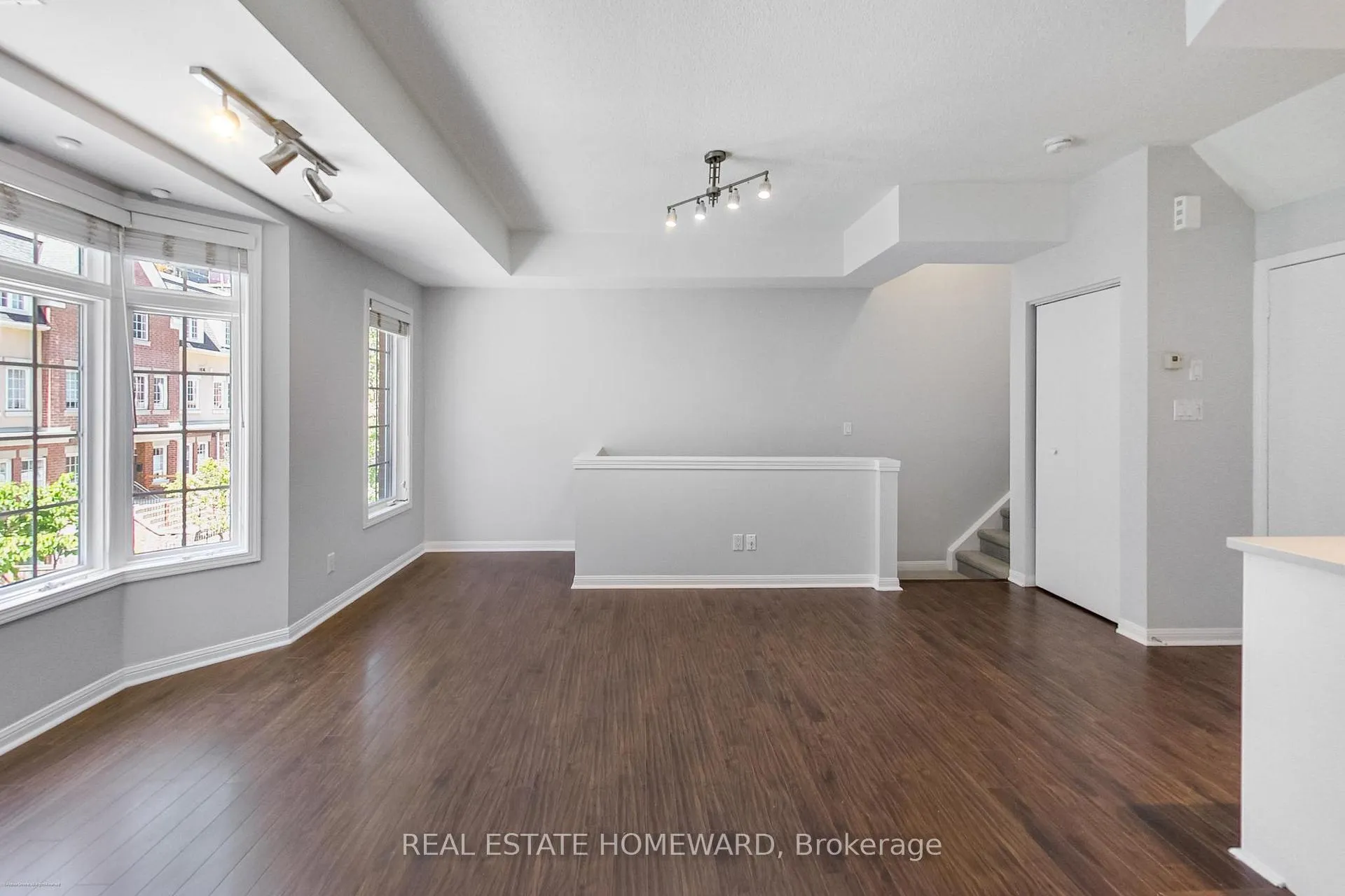 Photo 5 of Unit Th 11, 11 Niagara Street, Toronto, Waterfront Communities — HOMEH