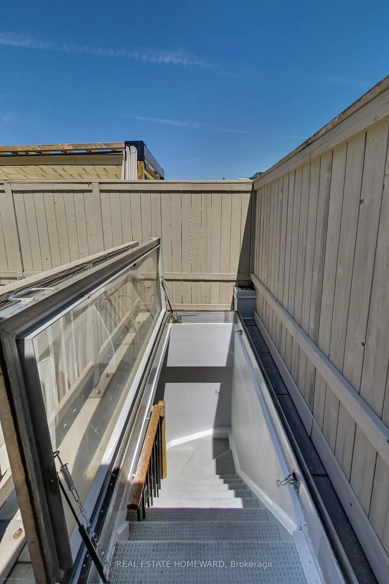 Photo 17 of Unit Th 11, 11 Niagara Street, Toronto, Waterfront Communities — HOMEH