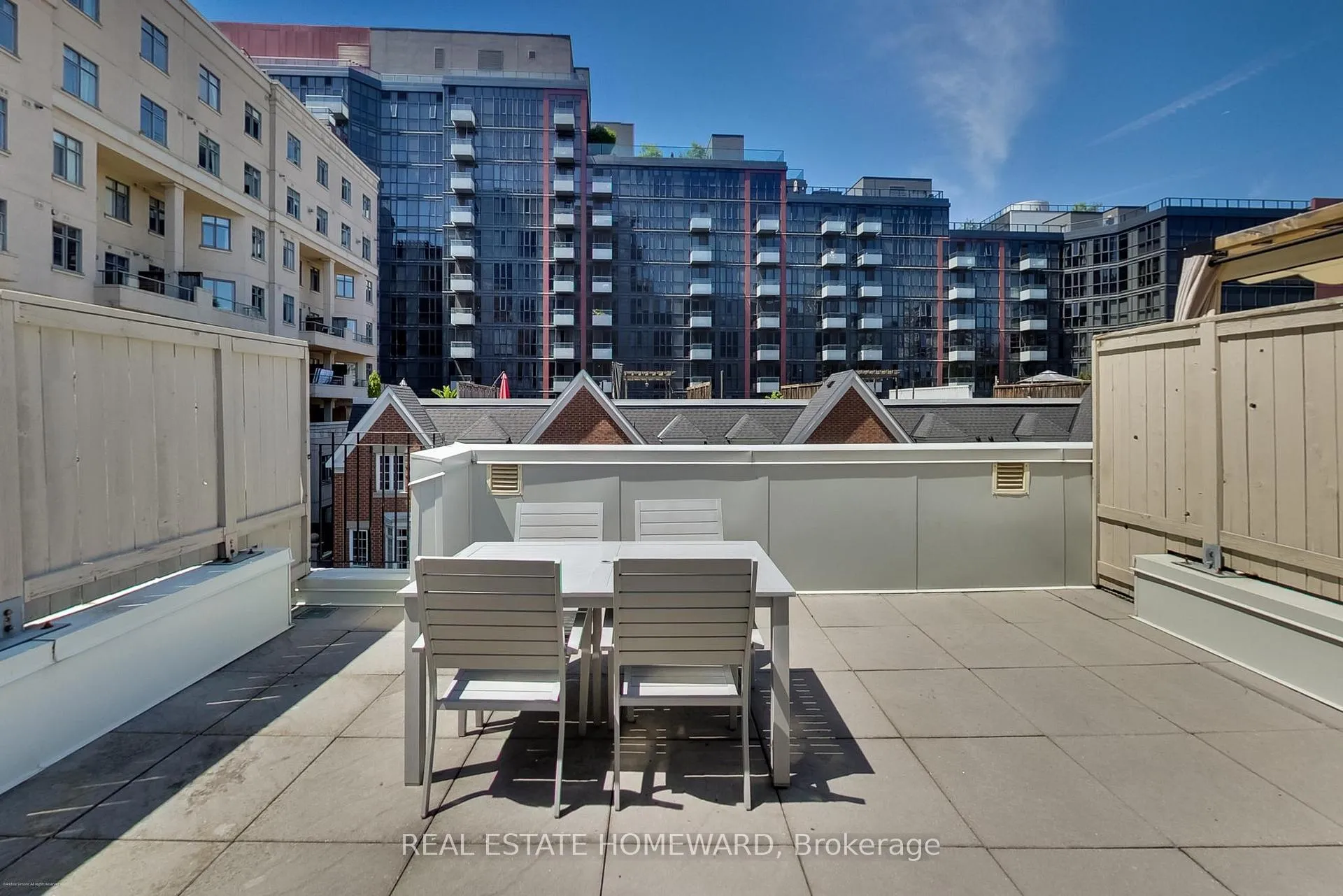 Photo 18 of Unit Th 11, 11 Niagara Street, Toronto, Waterfront Communities — HOMEH